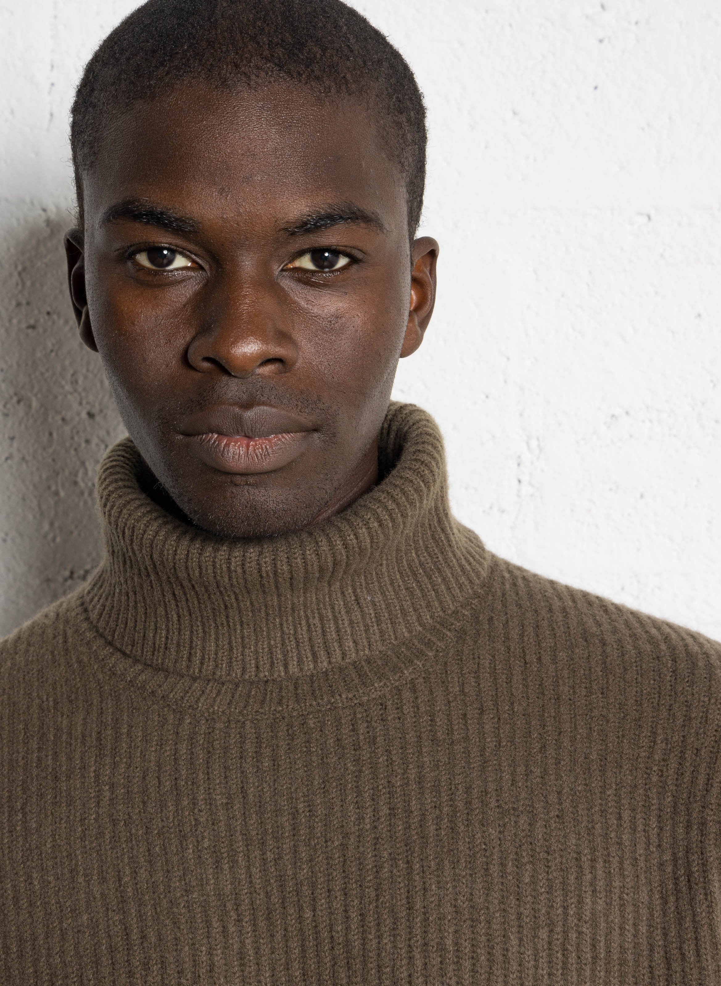 Pull oversize col roulé en laine LES DEUX Marron