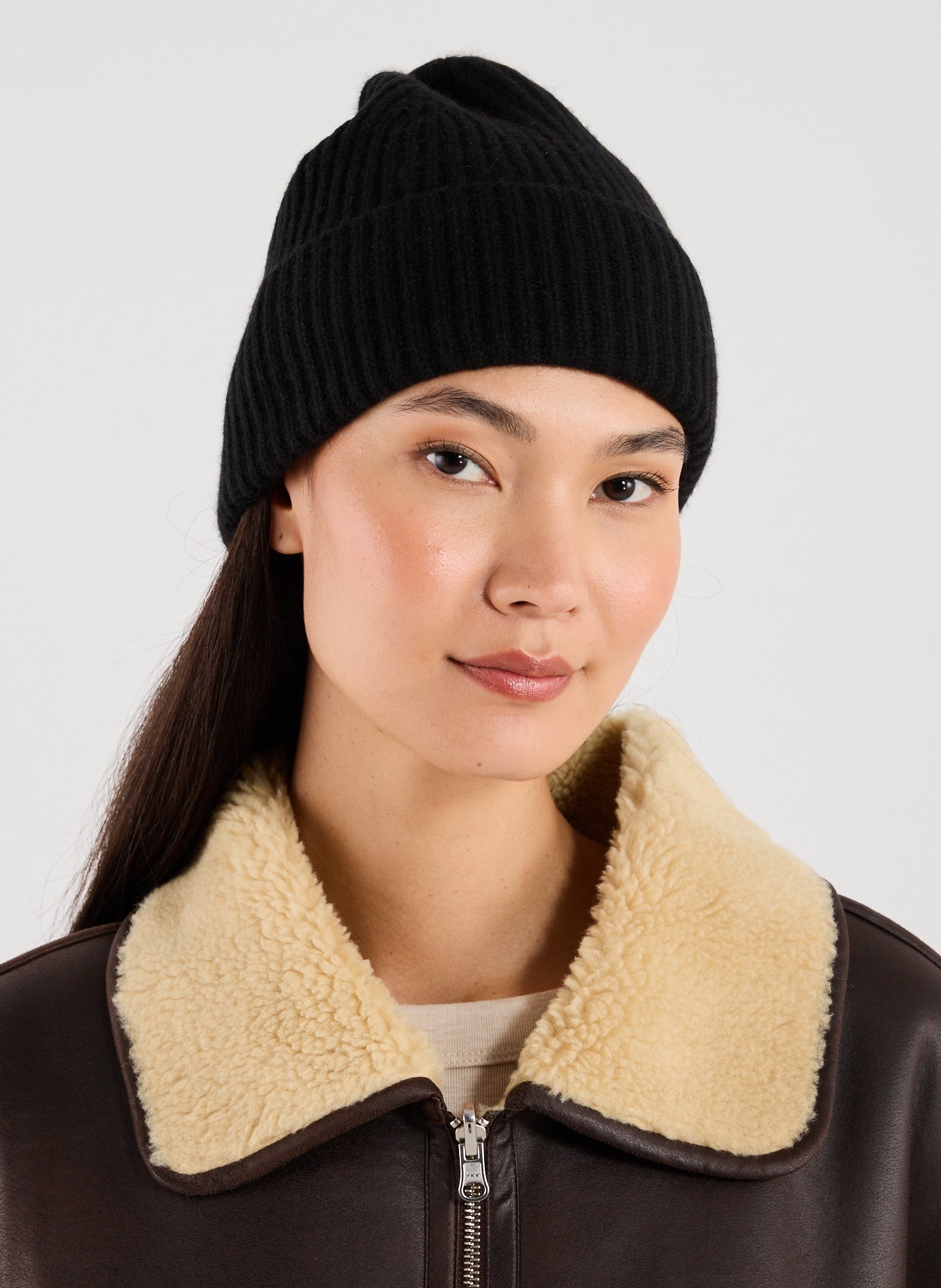 Ribbed-knit cashmere hat SAISON 1865 Black