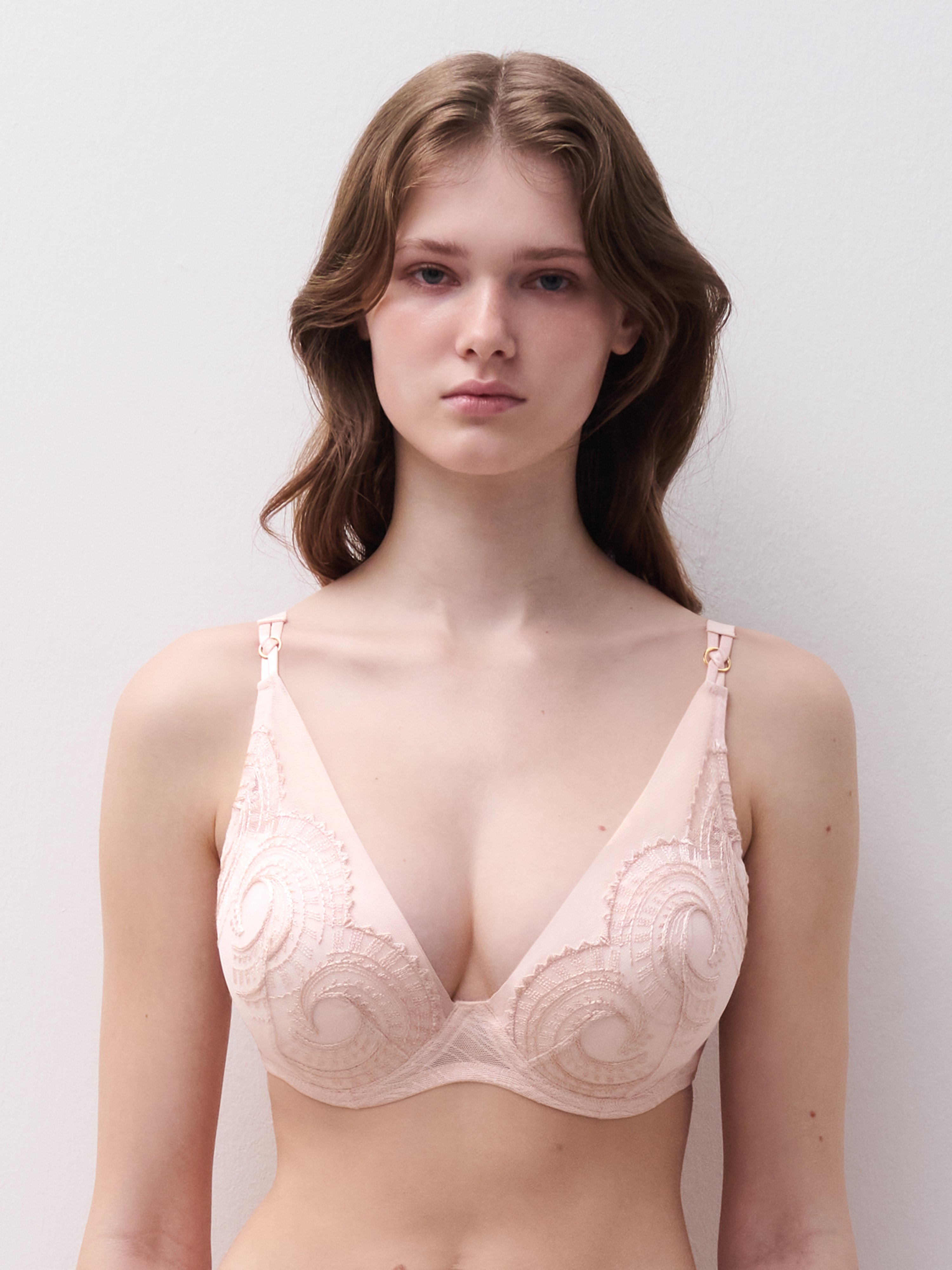 Plunging padded bra with embroidery PinkCHANTELLE