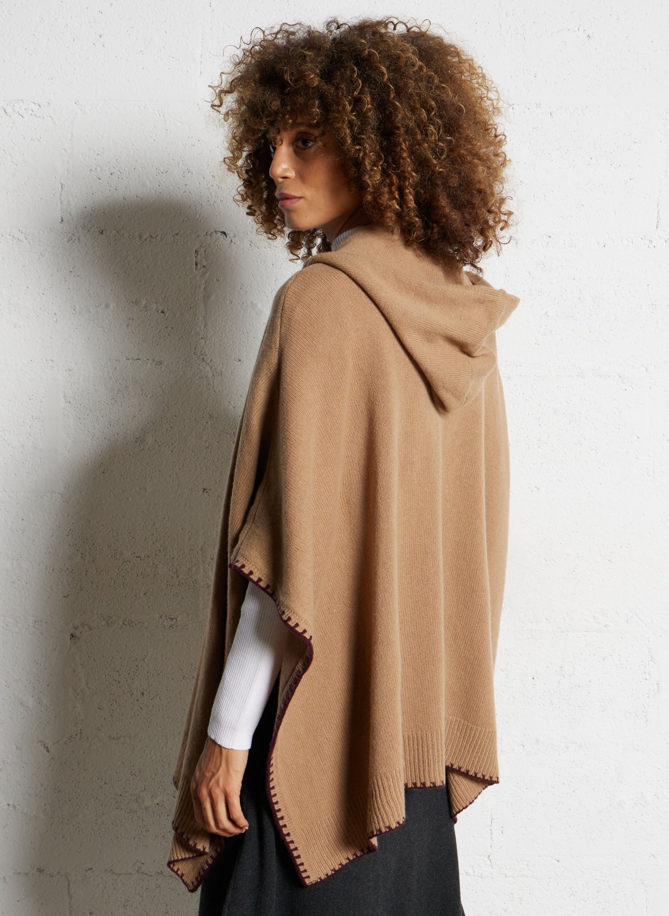 Poncho à capuche en laine mélangée MAISON ANJE Marron