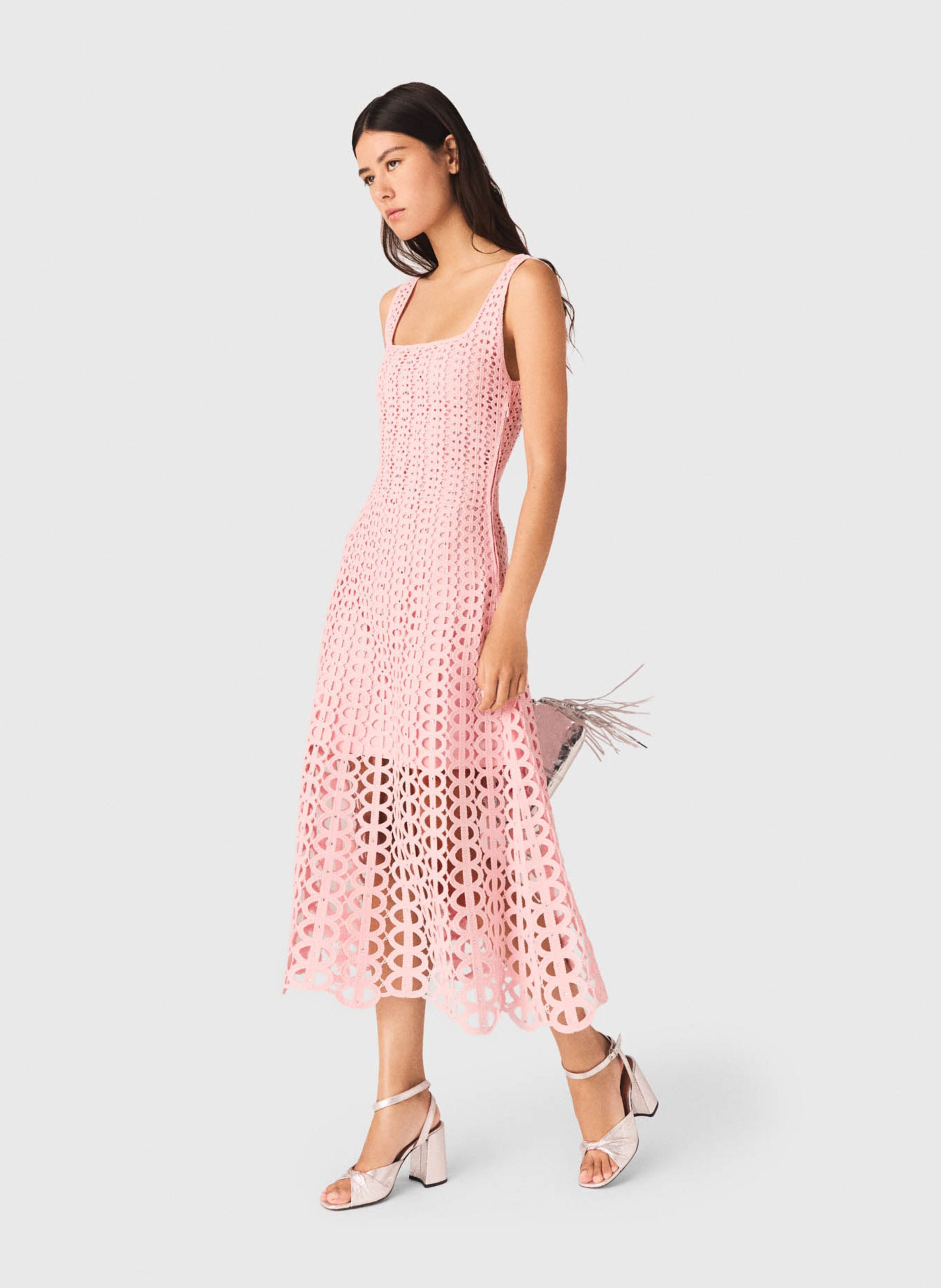 Wijd uitlopende jurk in haakwerk MAJE Roze