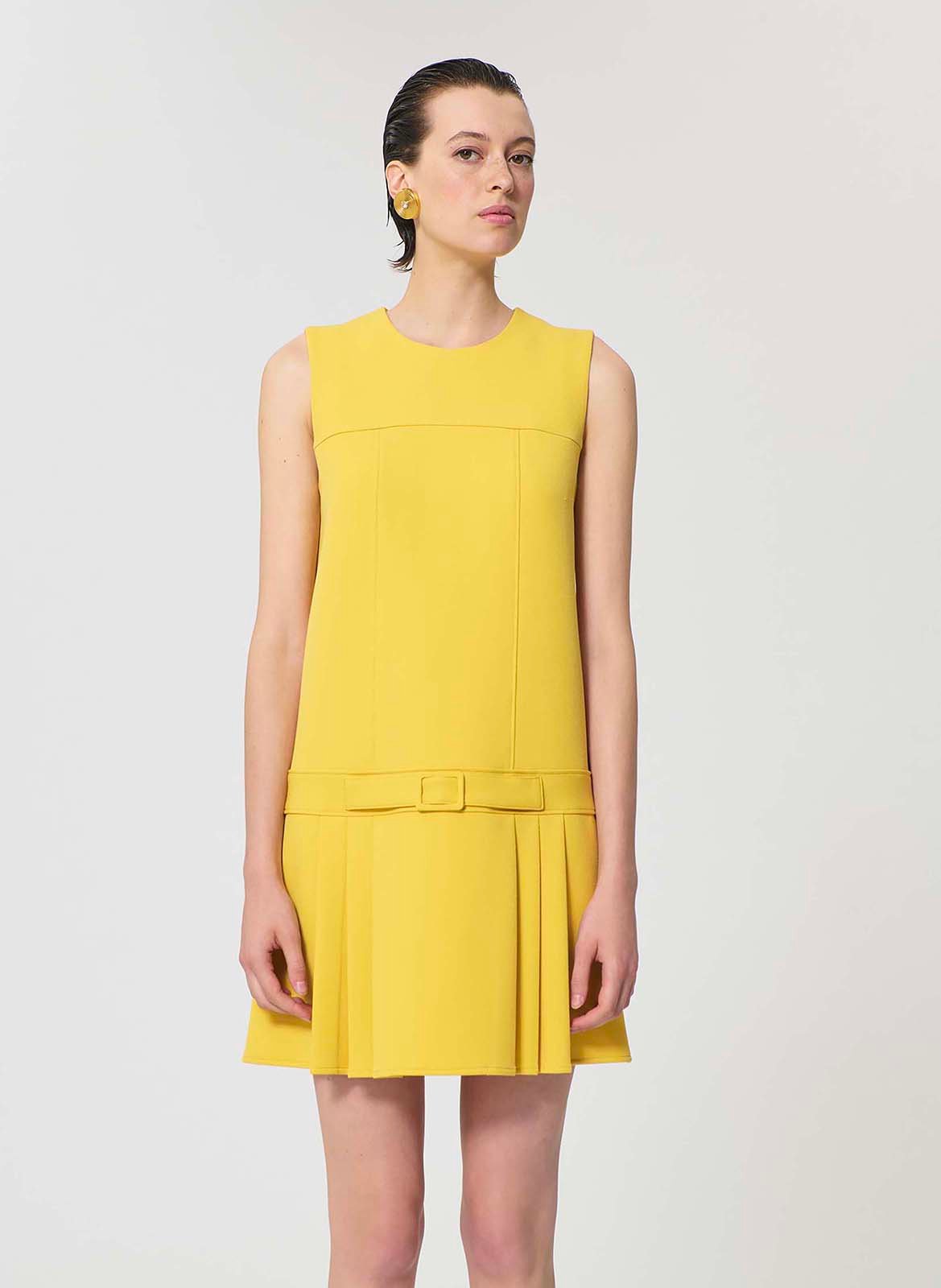 Kurzes Kleid mit Rundhalsausschnitt TARA JARMON Gelb