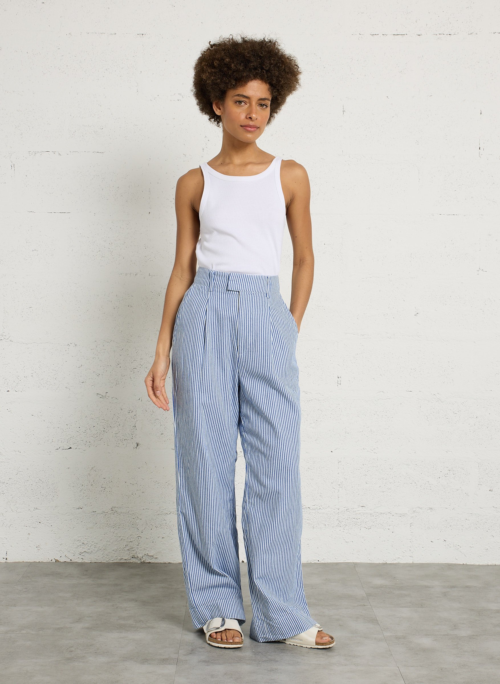 Gerade geschnittene Baumwollhose LEON & HARPER Blau