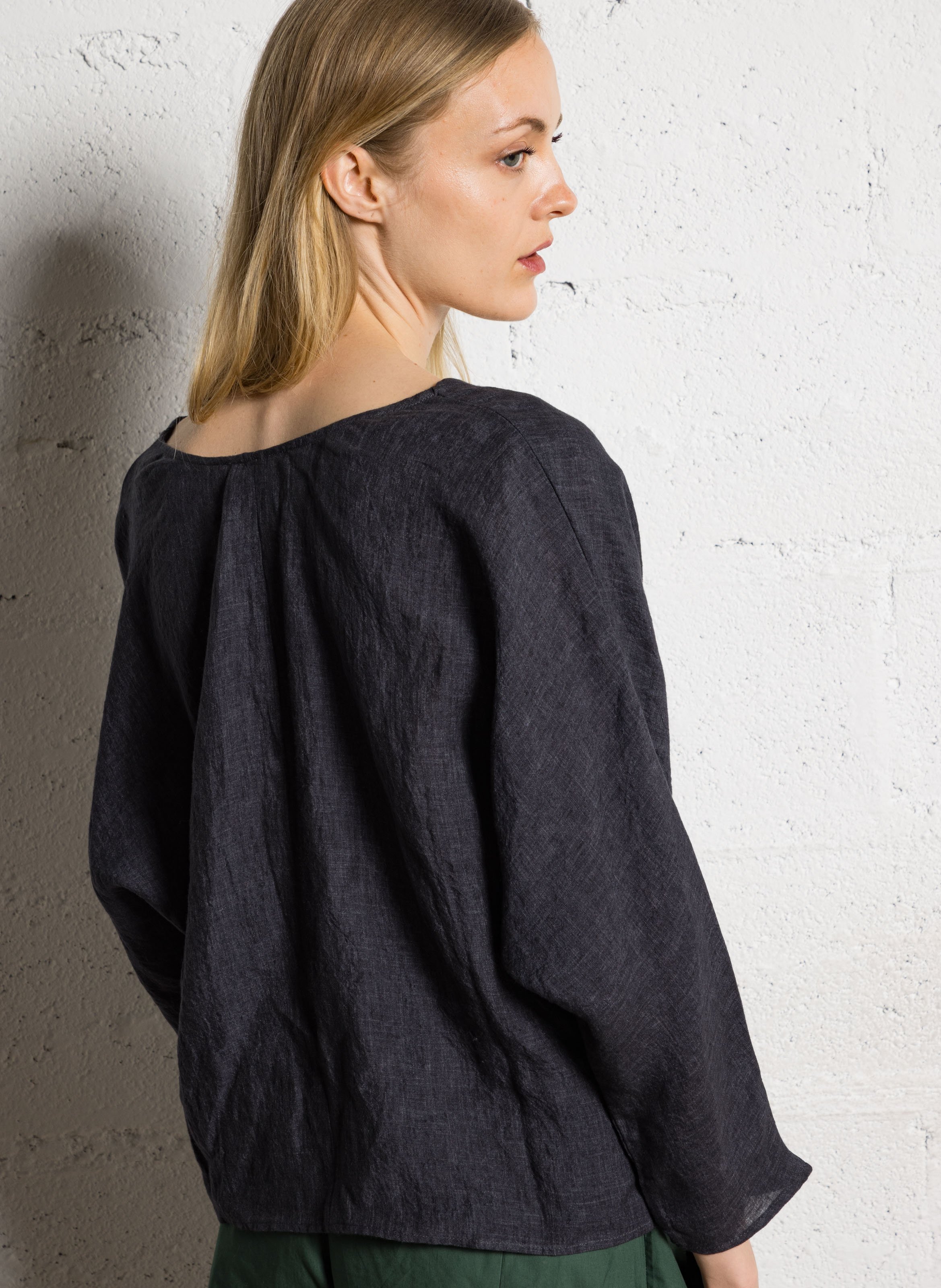 V-neck linen top MASSCOB Black