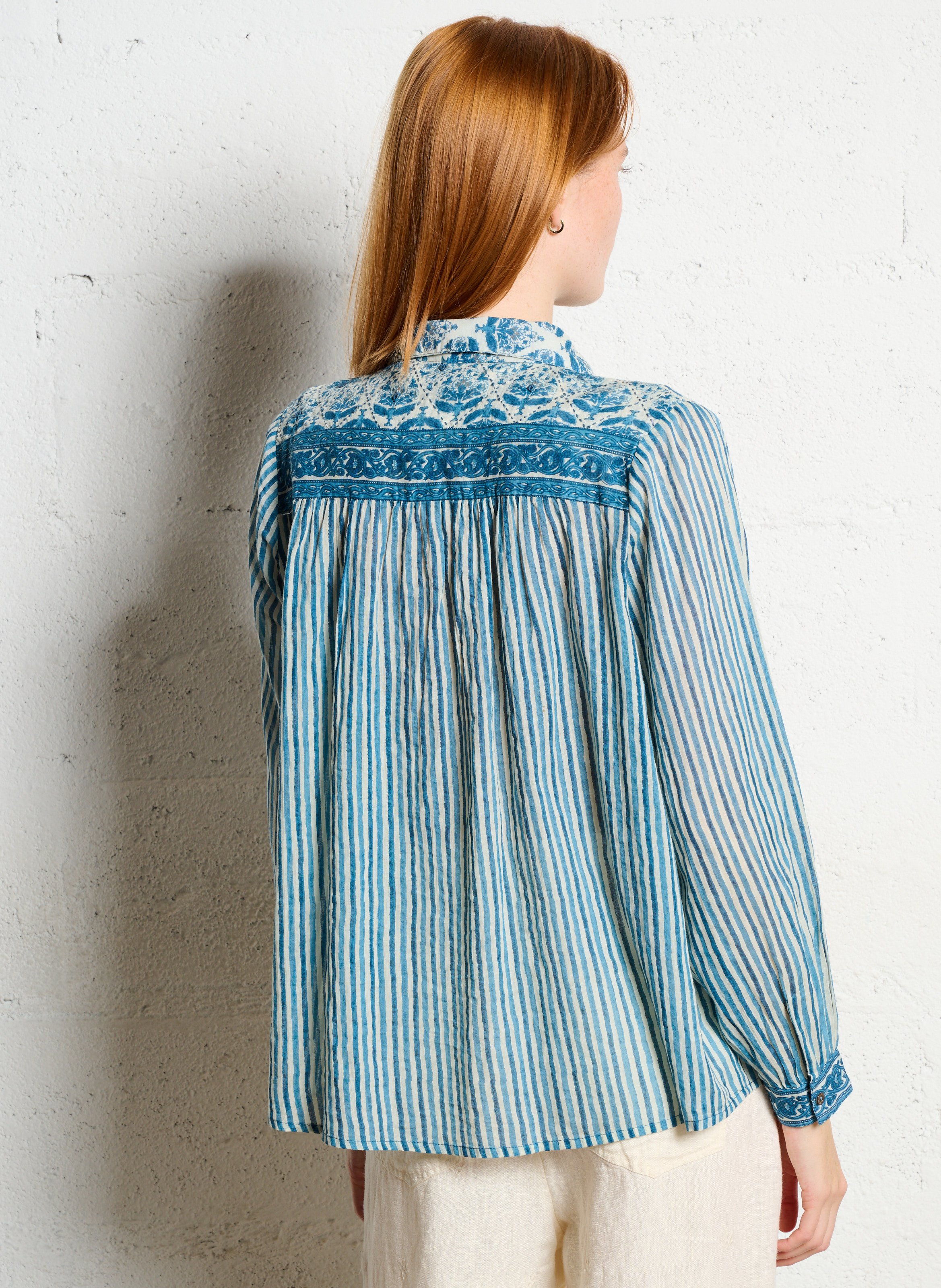 Capri - Einfarbige Oversize-Bluse MAISON HOTEL Blau