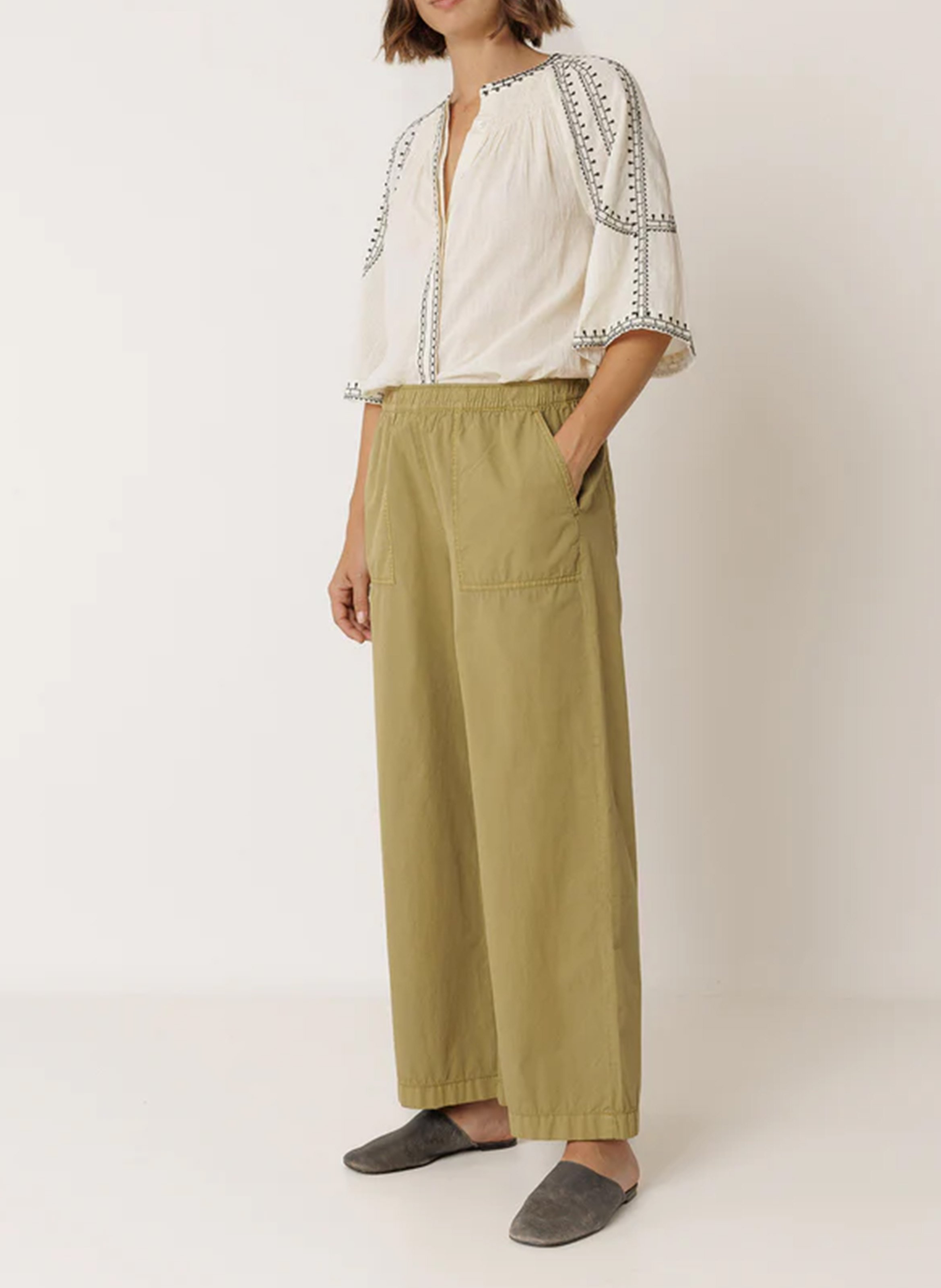 Weiter geschnittene elastische Baumwollhose INDI & COLD Grun