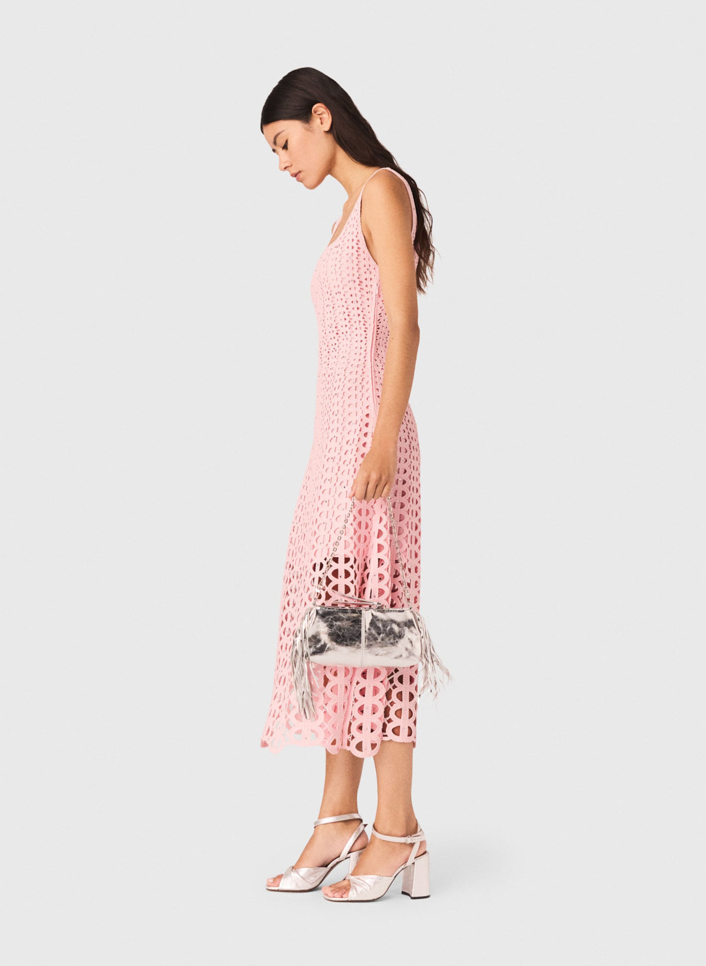 Wijd uitlopende jurk in haakwerk MAJE Roze