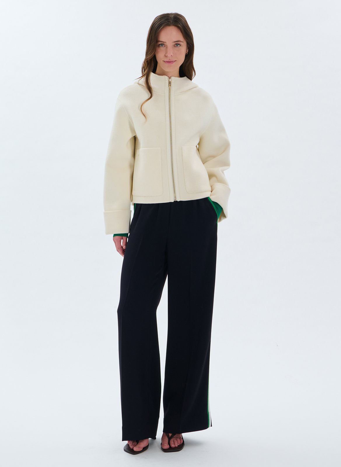 Kurzer Mantel mit weiten Ärmeln aus Wollmischung ZAPA Weiss