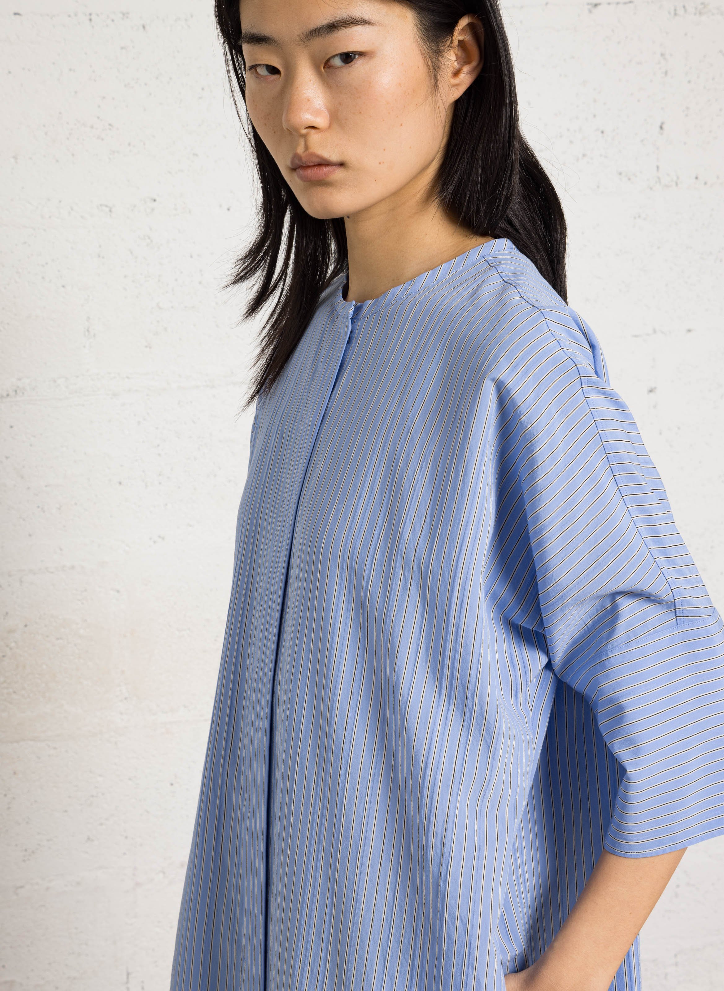 Langes, bedrucktes Kleid mit Rundhalsausschnitt POMANDERE Blau