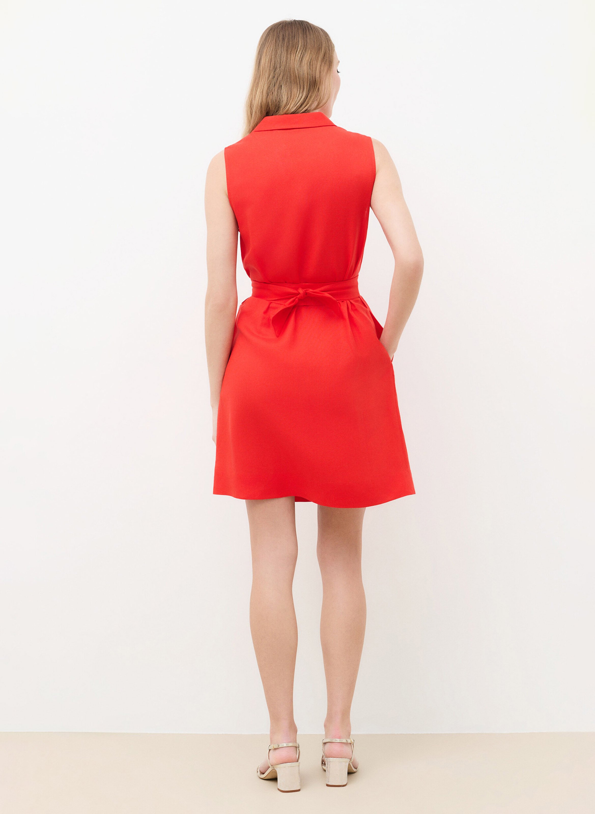 Short V-neck dress CAROLL Red