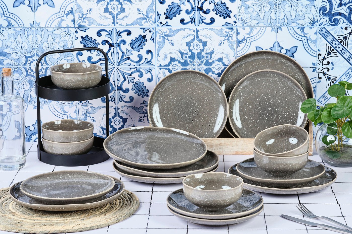 Stellar Essentials Set - 18 pieces - Concrete Grey BJORN Grey