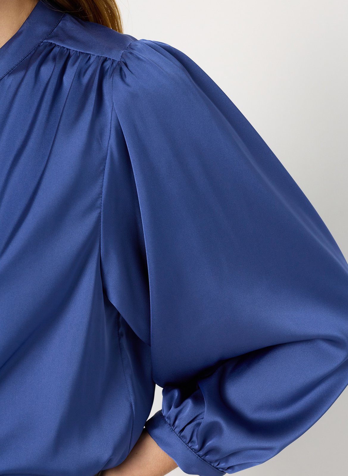 Blouse satinée col v GERARD DAREL Bleu