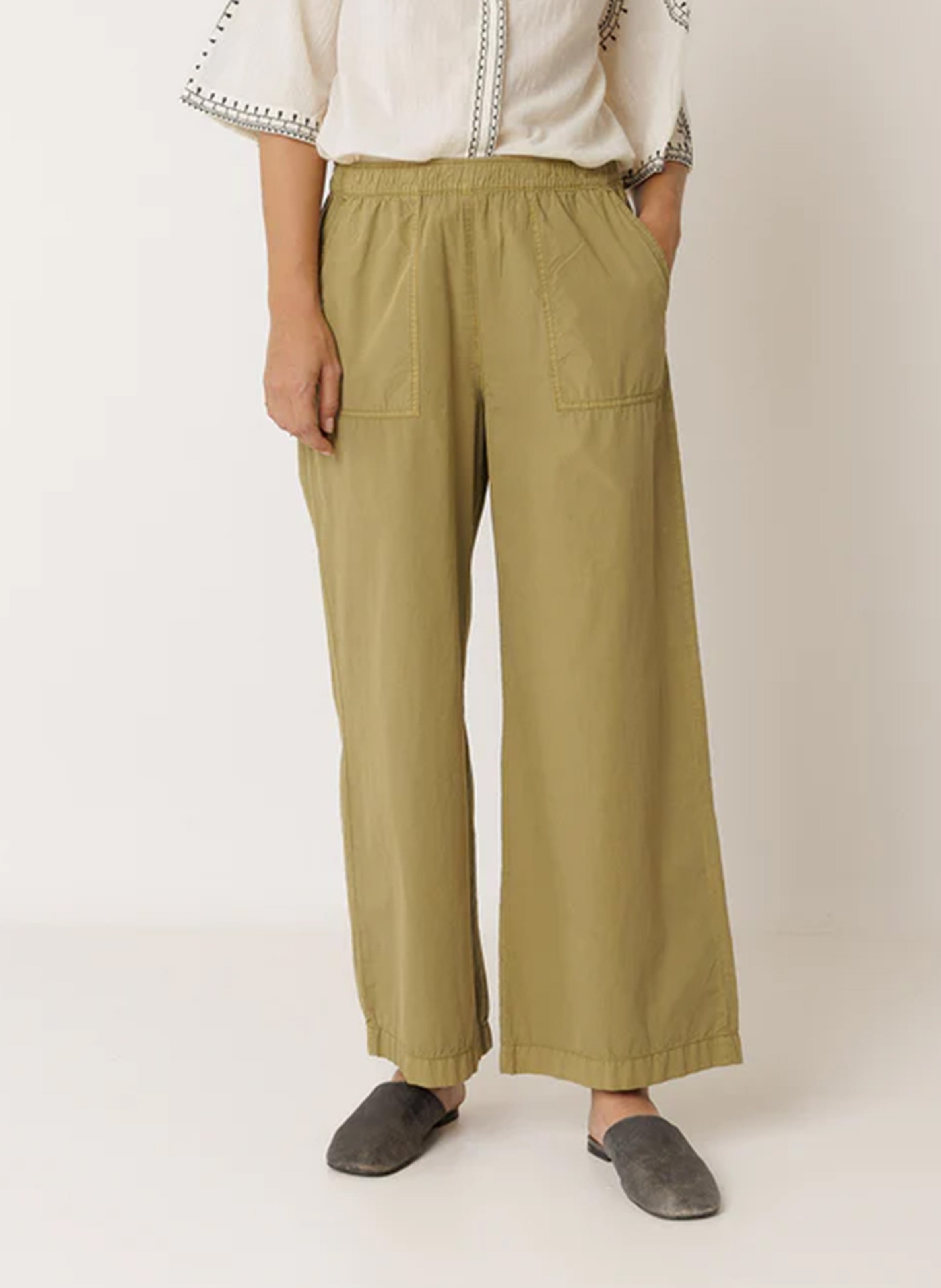 Weiter geschnittene elastische Baumwollhose INDI & COLD Grun