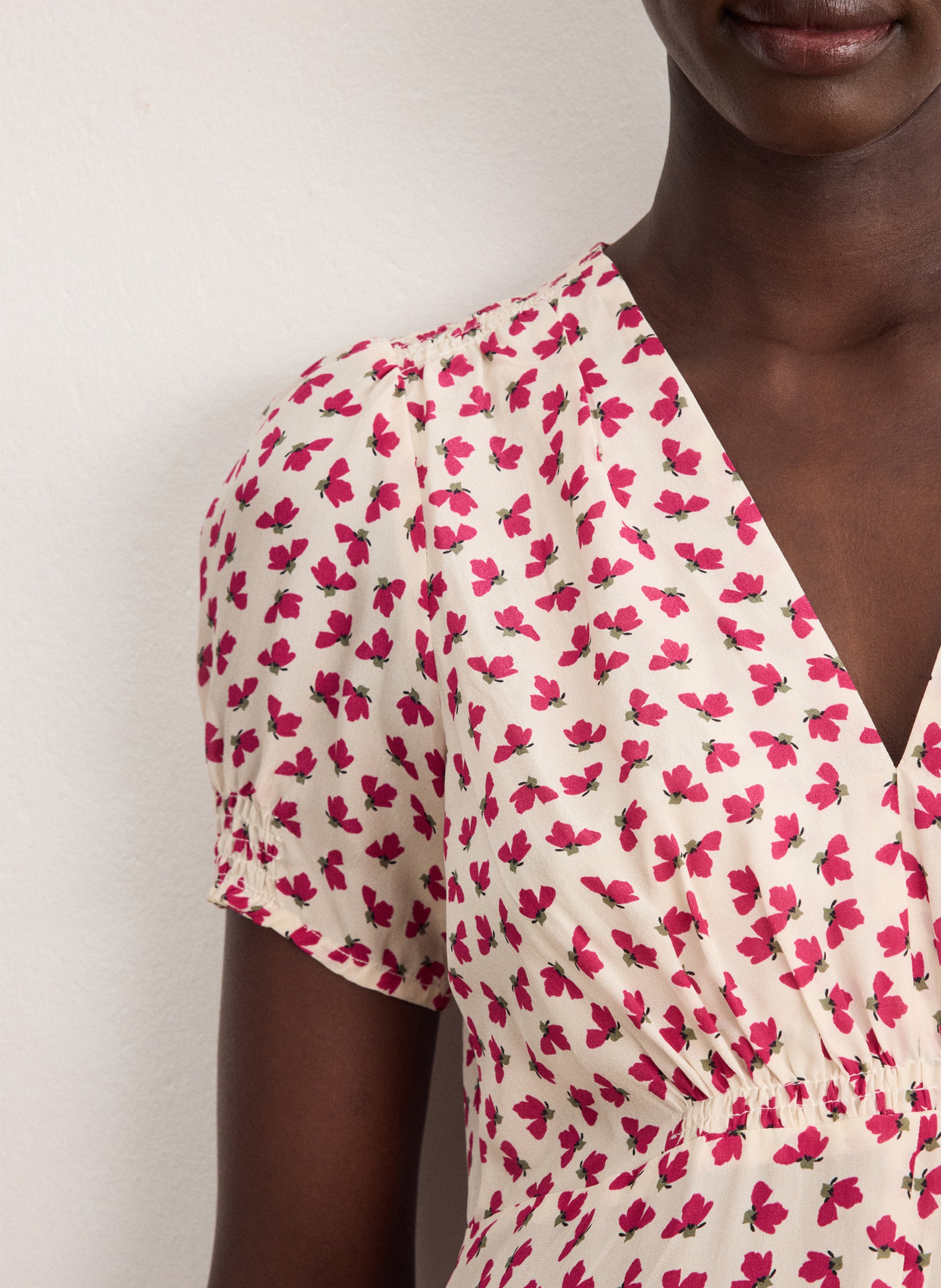 Lange jurk met V-hals en print PABLO Beige