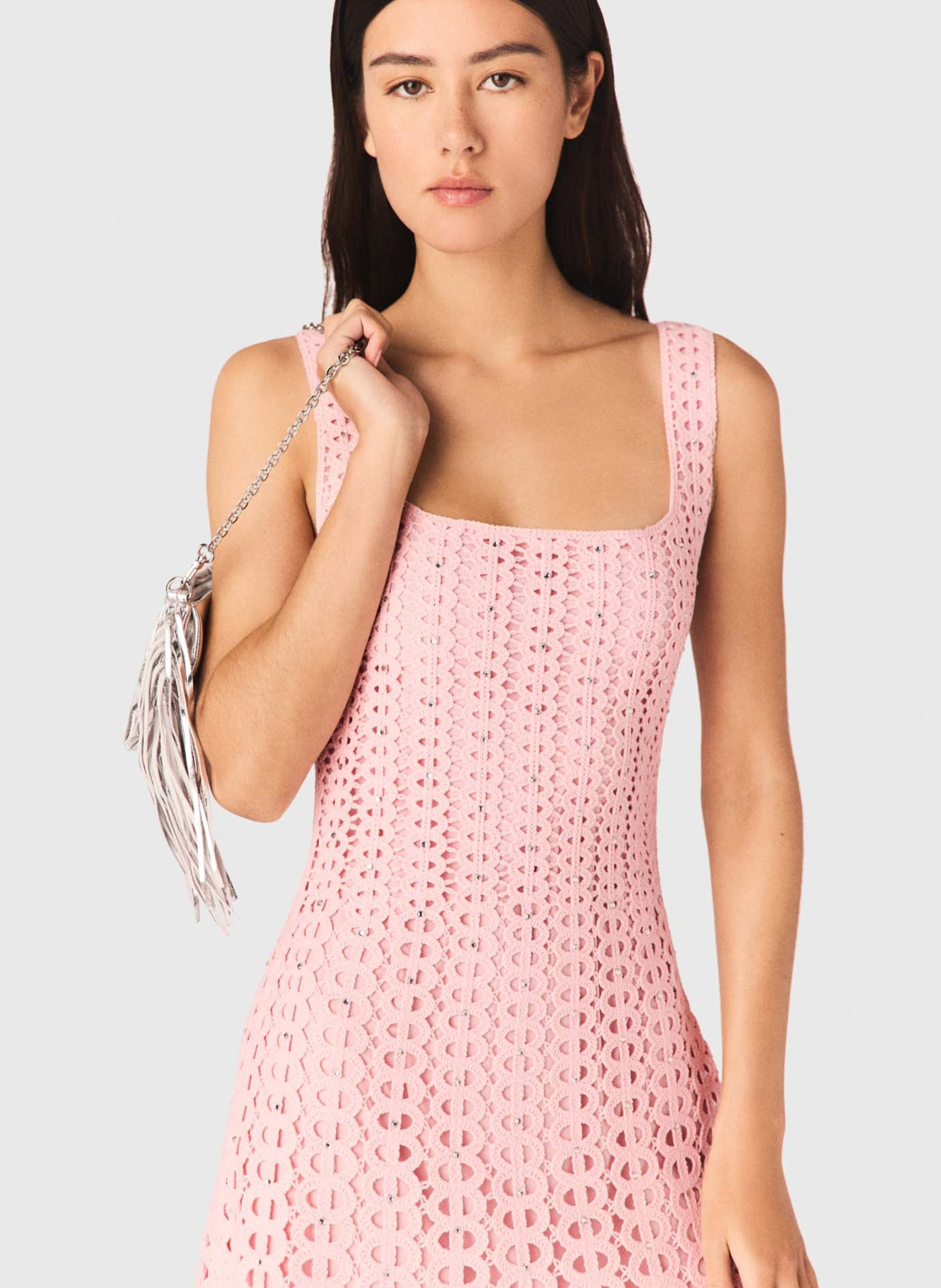 Wijd uitlopende jurk in haakwerk MAJE Roze