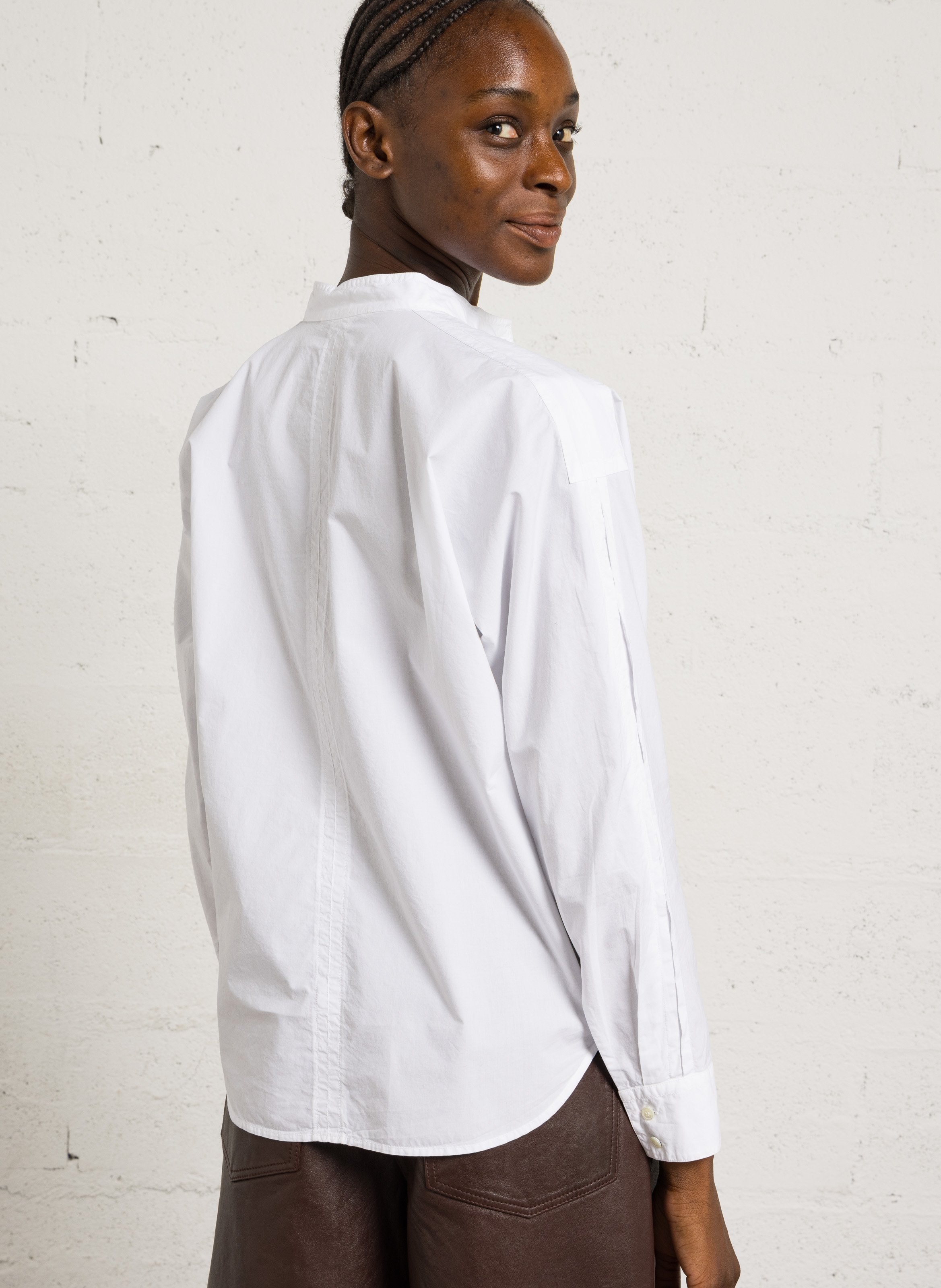 Gerade geschnittene Baumwollbluse mit Rundhalskragen POMANDERE Weiss