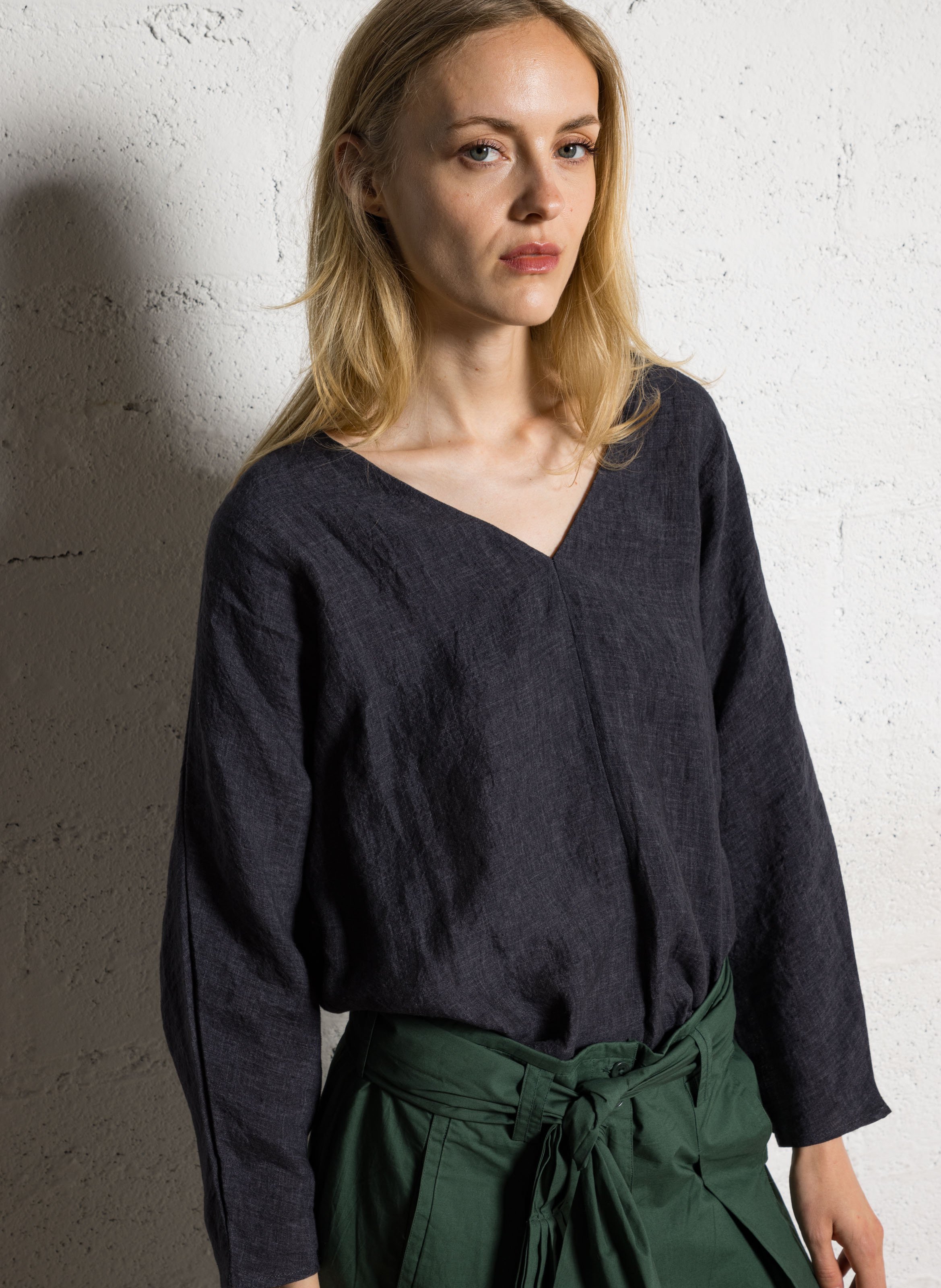 V-neck linen top MASSCOB Black