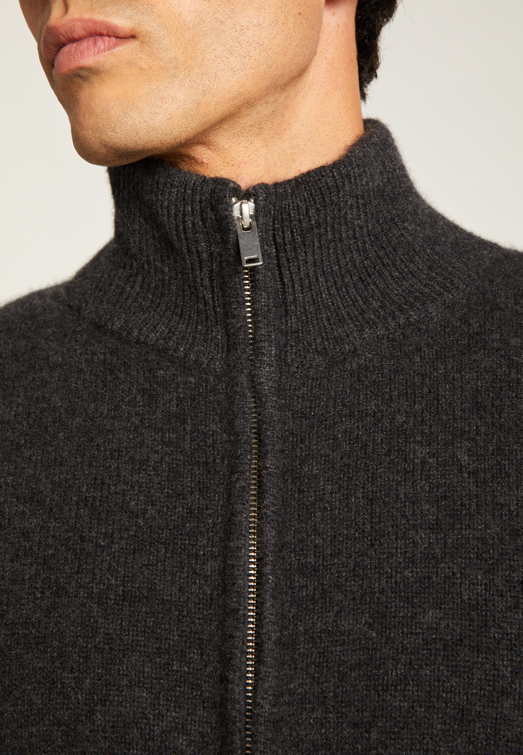 4-ply cashmere zip-up vest MAISON MONTAGUT Grey