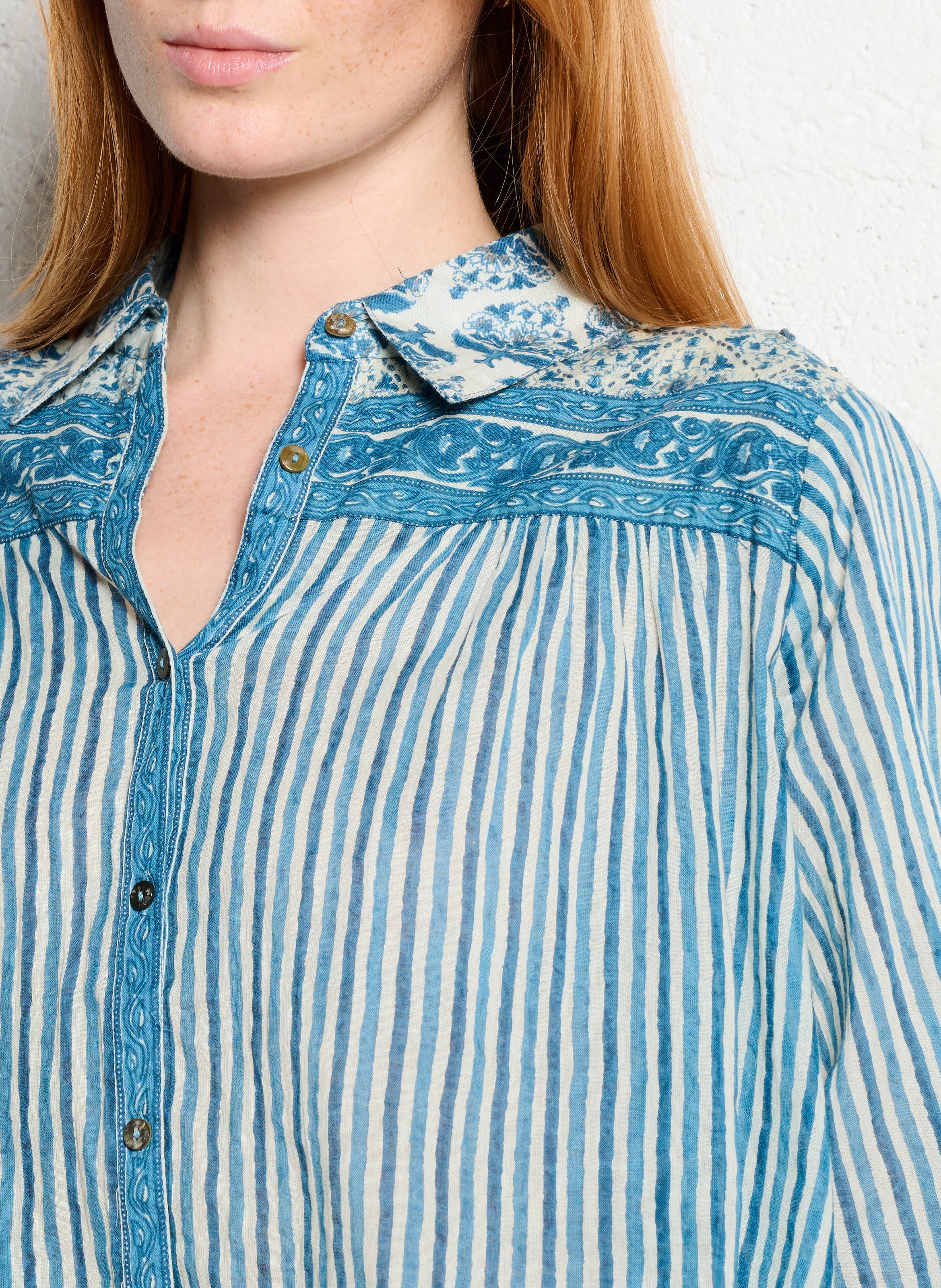 Capri - Einfarbige Oversize-Bluse MAISON HOTEL Blau