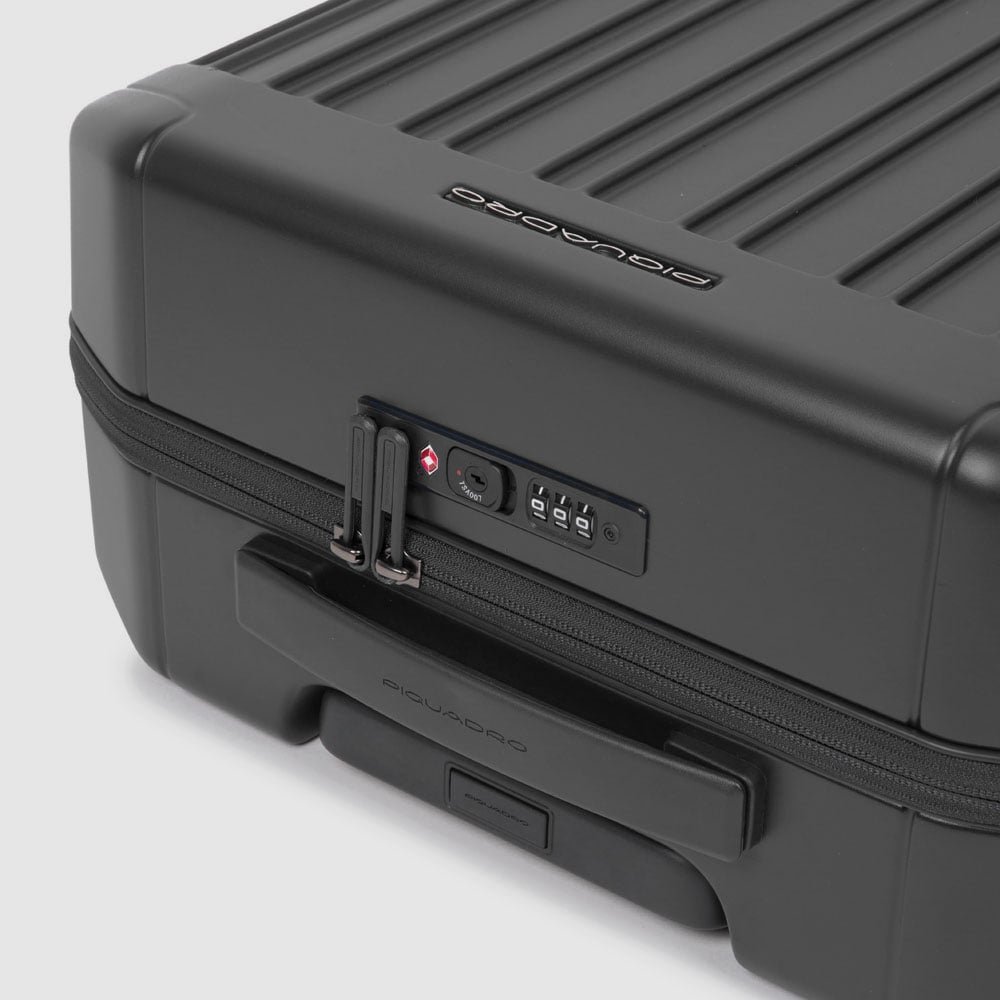 Cabin trolley suitcase with 4 wheels, TSA lock, and USB and USB type-C ports PIQUADRO Black