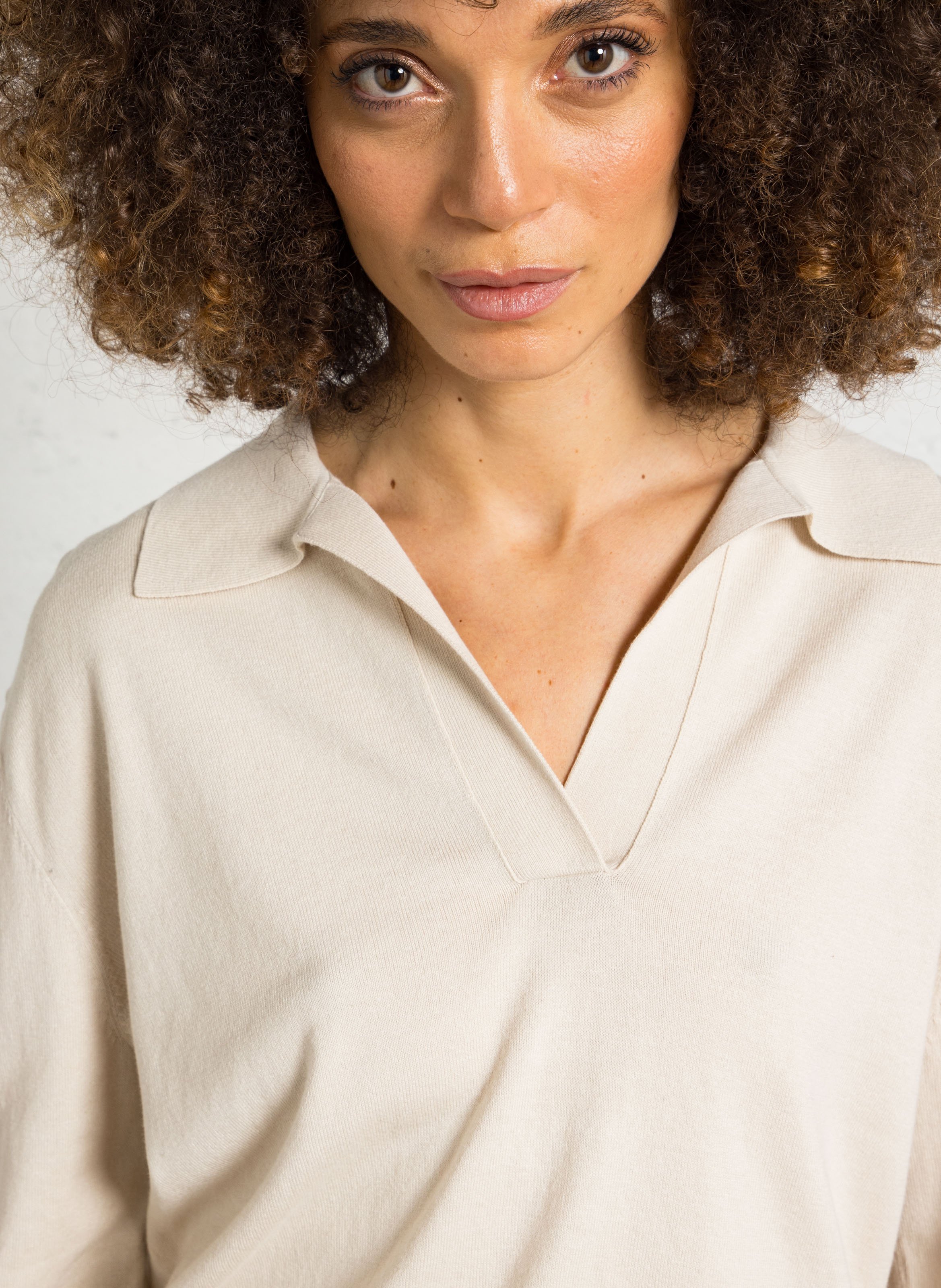 Pull oversize col V en coton mélangé JC SOPHIE Beige