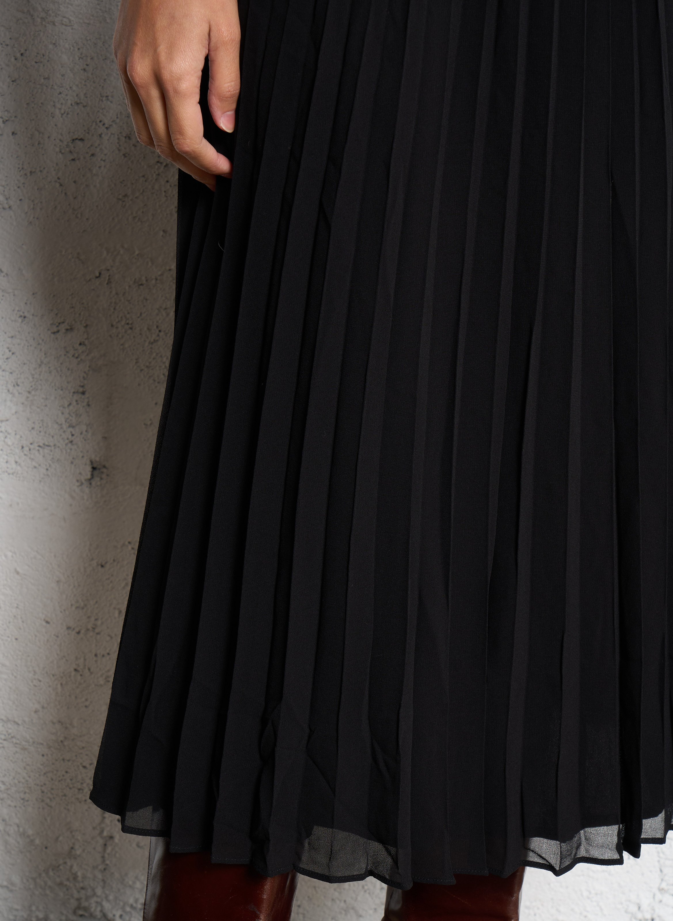 Einfarbiger, kurzer Faltenrock SUD EXPRESS Schwarz