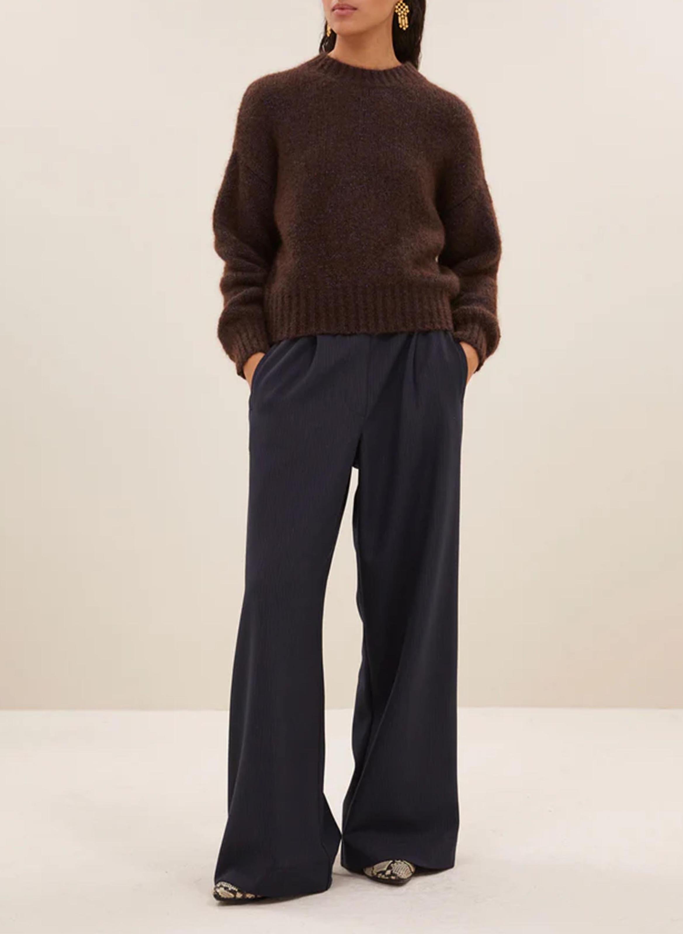 Strakke trui met ronde hals | wolblend BY BAR Bruin