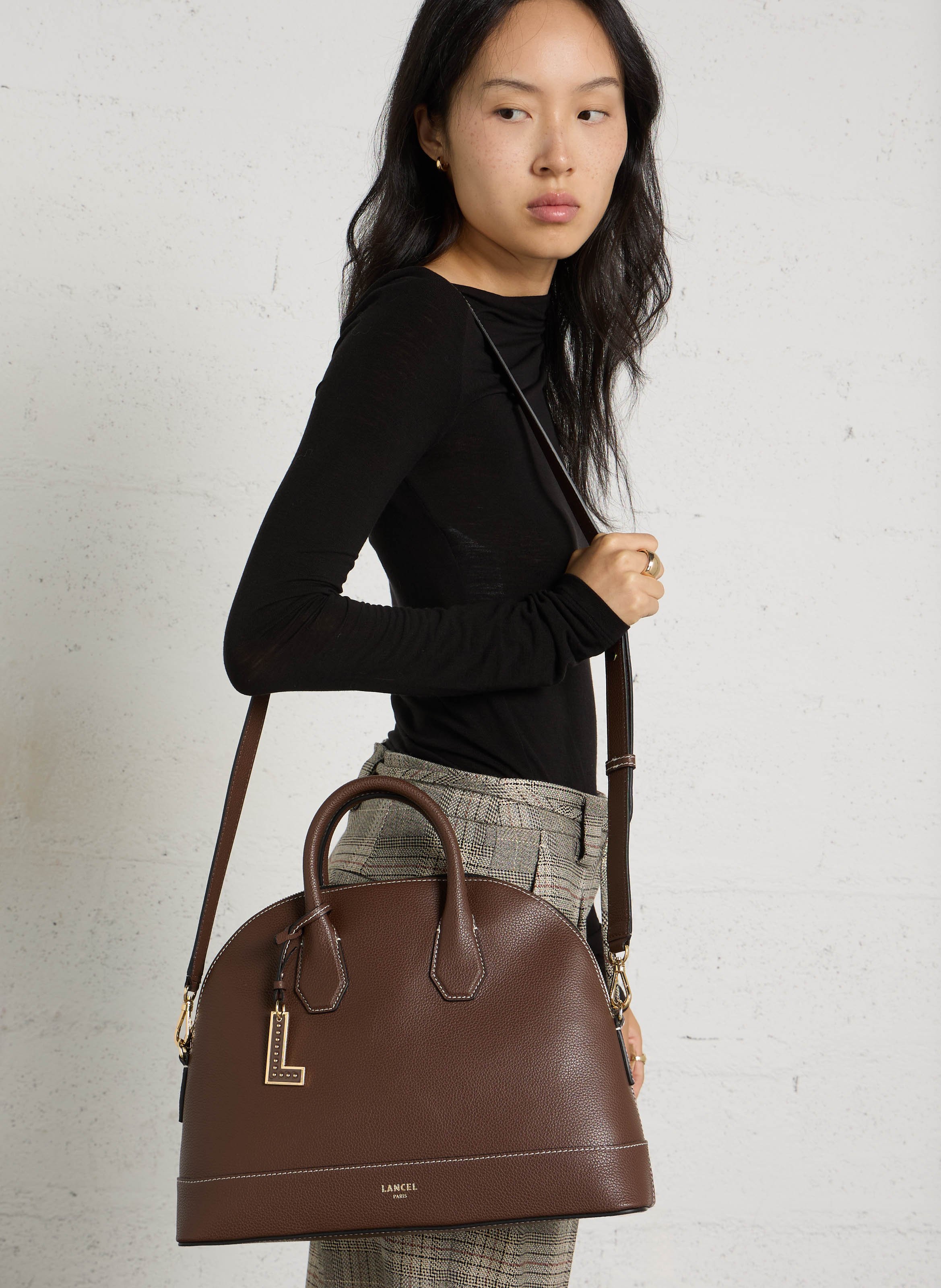 Plain shoulder bag in grained leather | Brown LANCEL Women