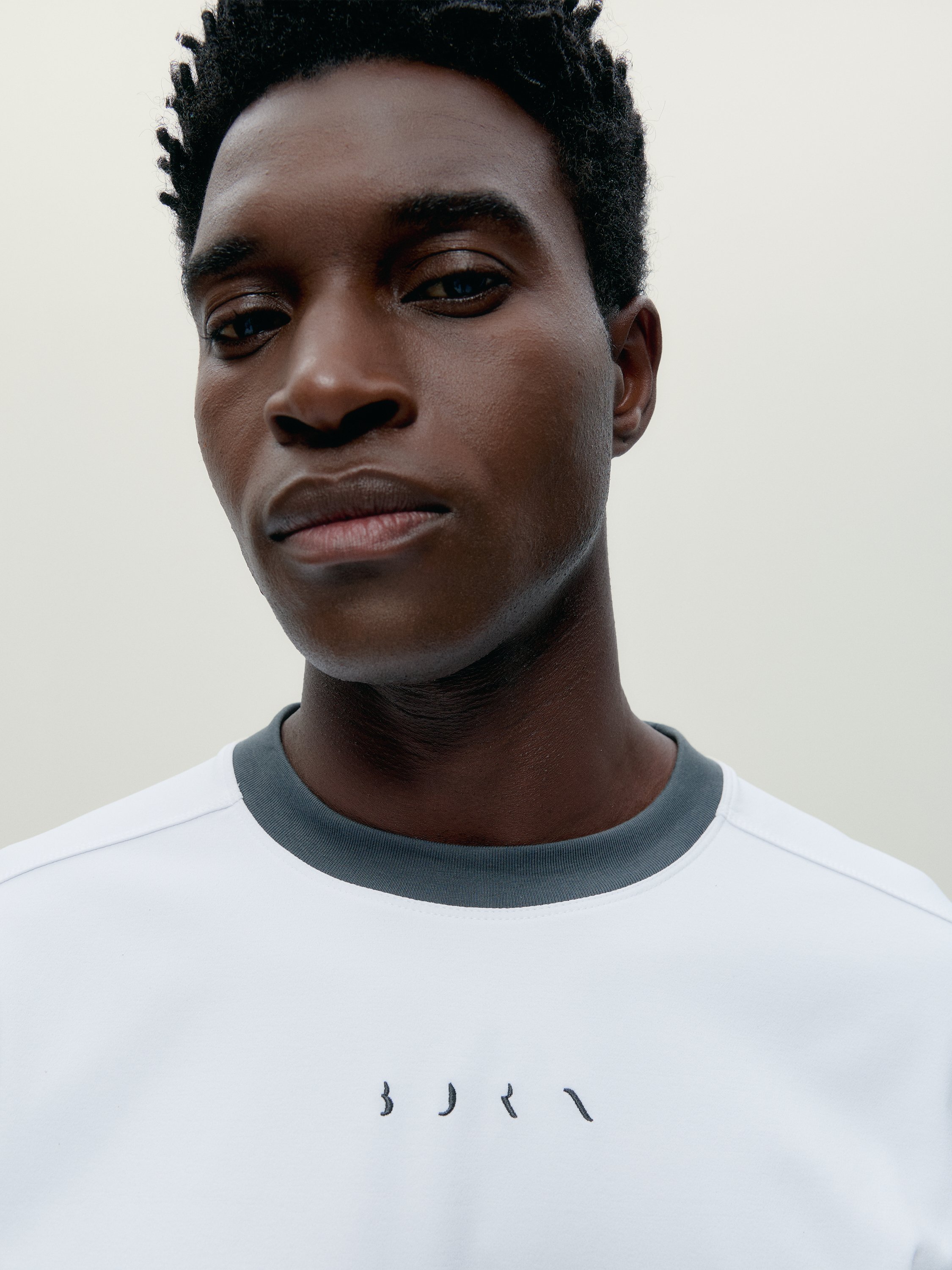 Men's sports T-shirt with short sleeves and oversized fit BORN White