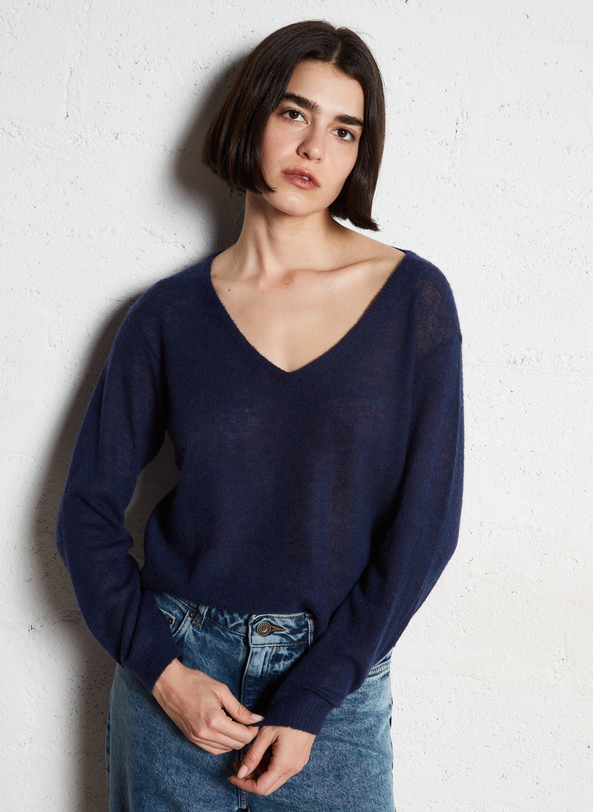 Pull court col v en laine mélangé AMERICAN VINTAGE Bleu