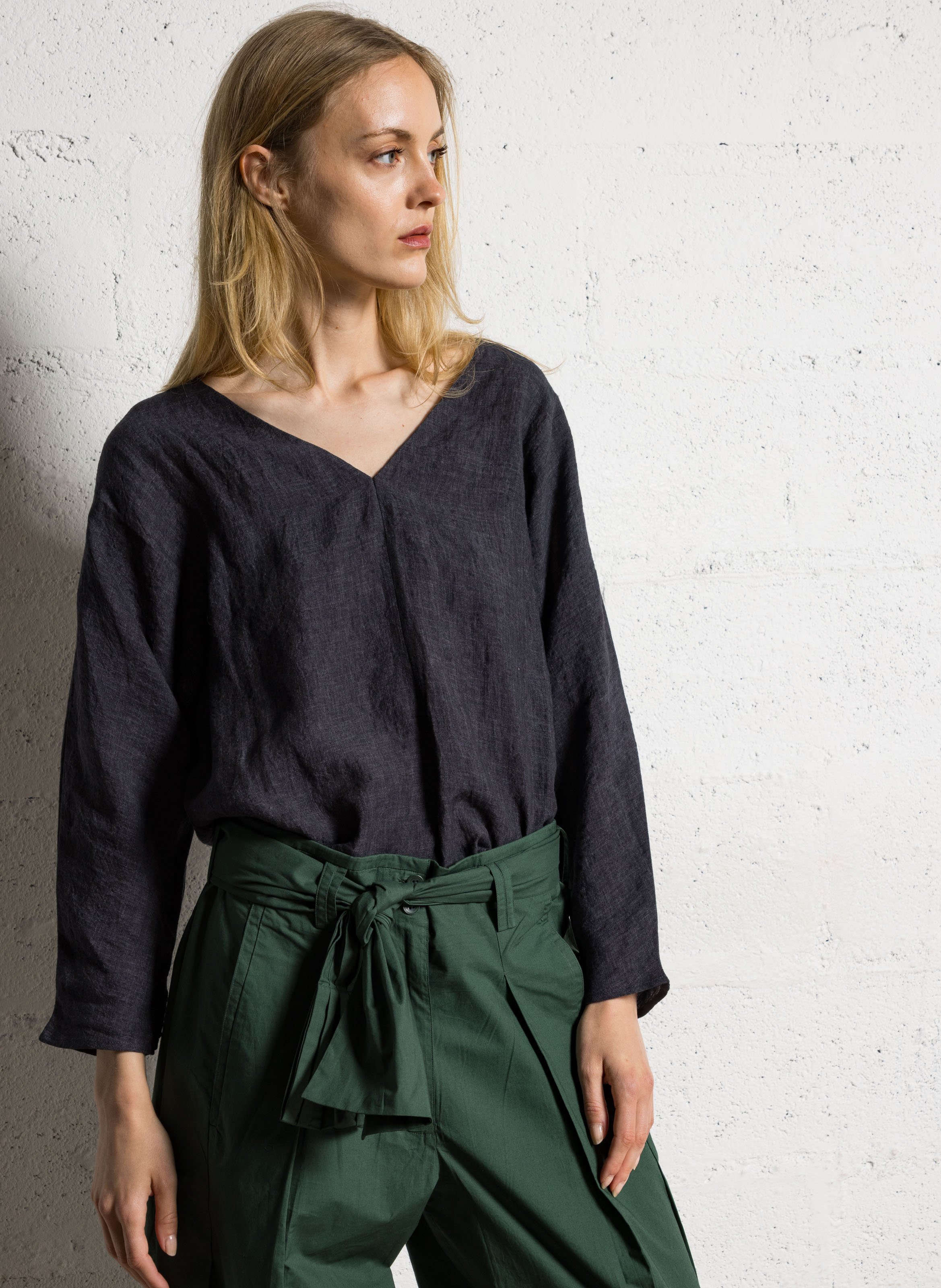 V-neck linen top MASSCOB Black