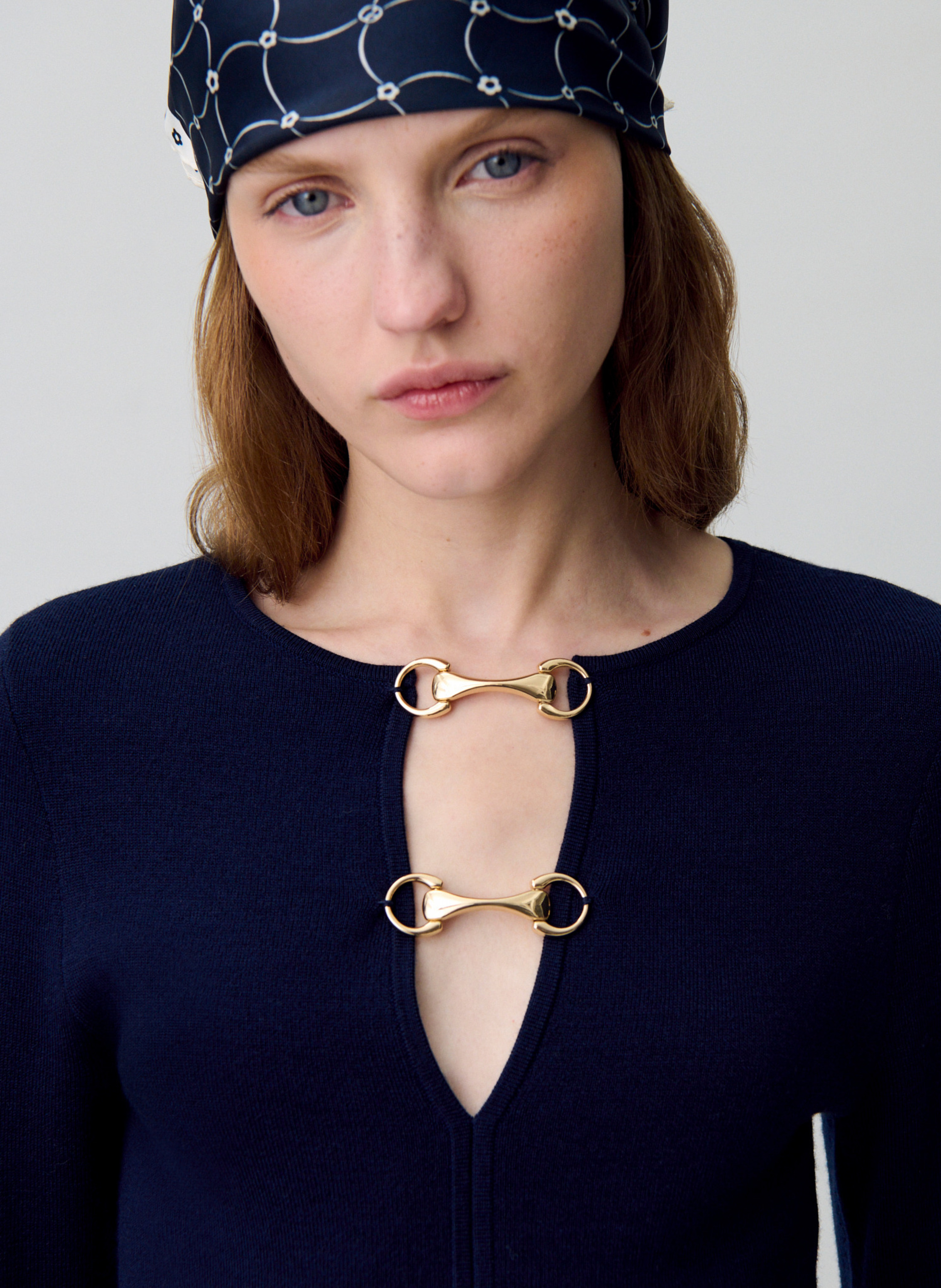 Robe courte cintrée à col V unie CLAUDIE PIERLOT Bleu