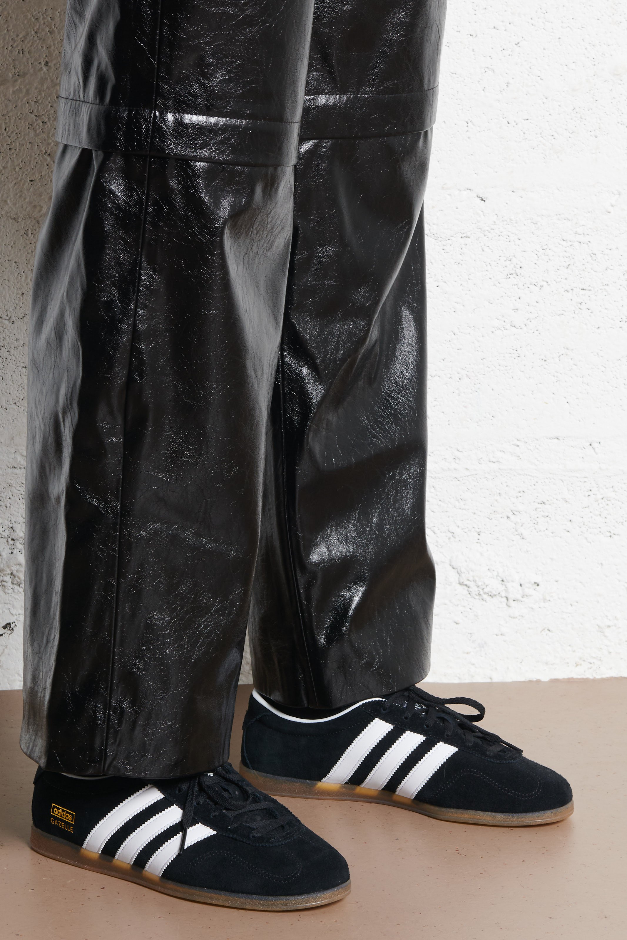 Baskets basses en cuir velours ADIDAS Noir