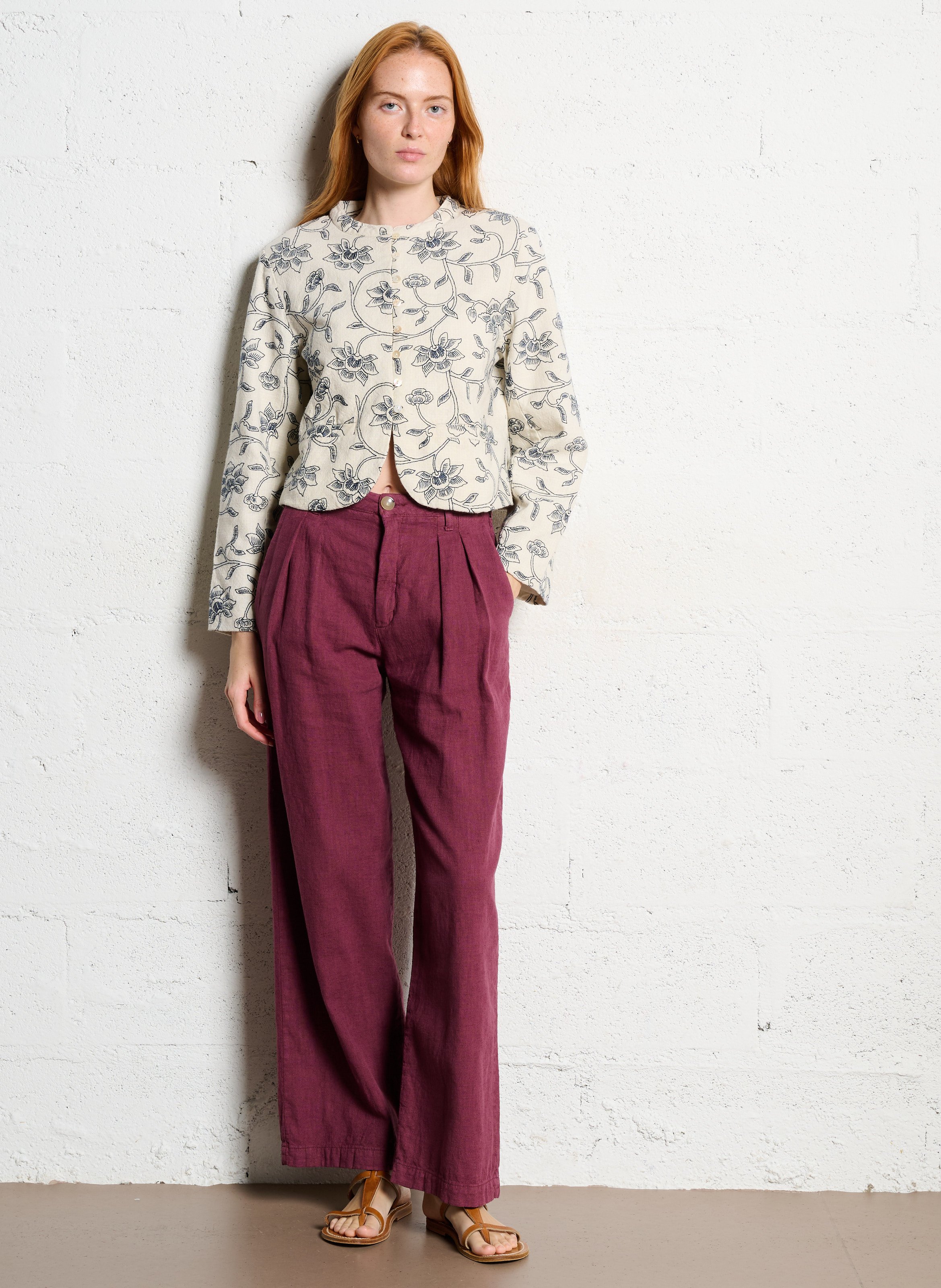 Weit geschnittene Bundfaltenhose aus Leinen-Mix MAISON HOTEL Rot