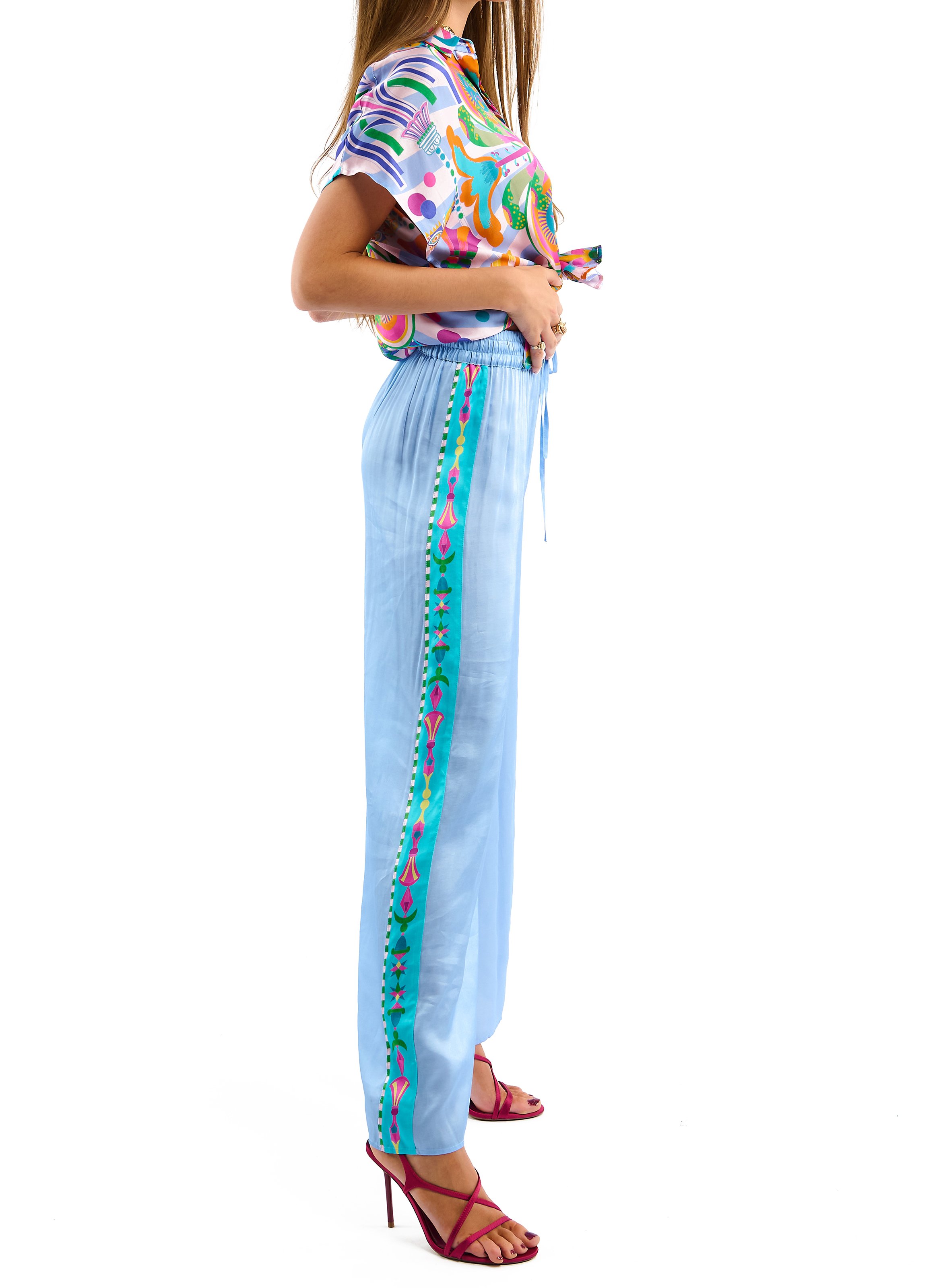 Gerade geschnittene, satinierte Hose WILD Blau