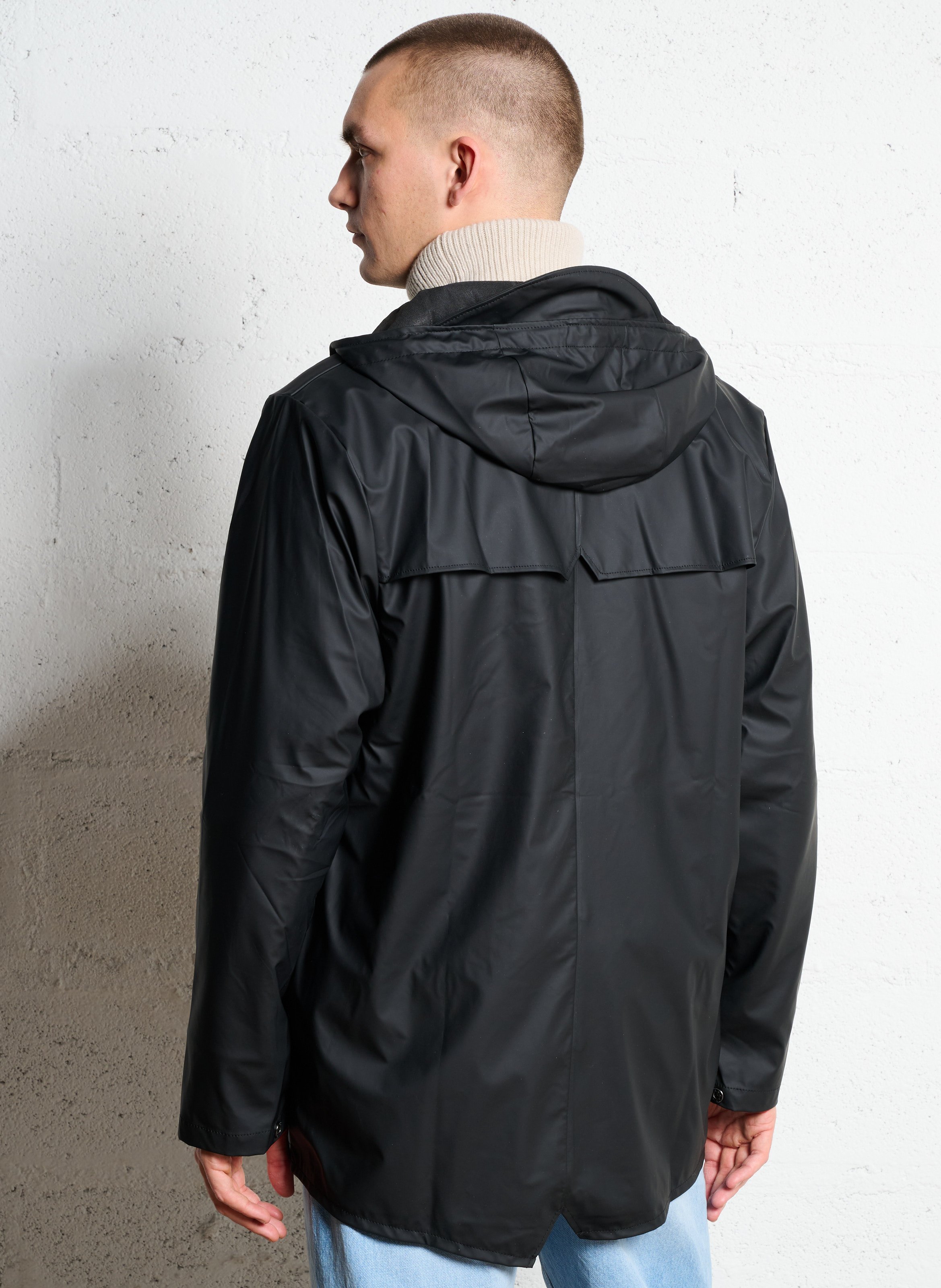 Coupe-vent à capuche RAINS Noir