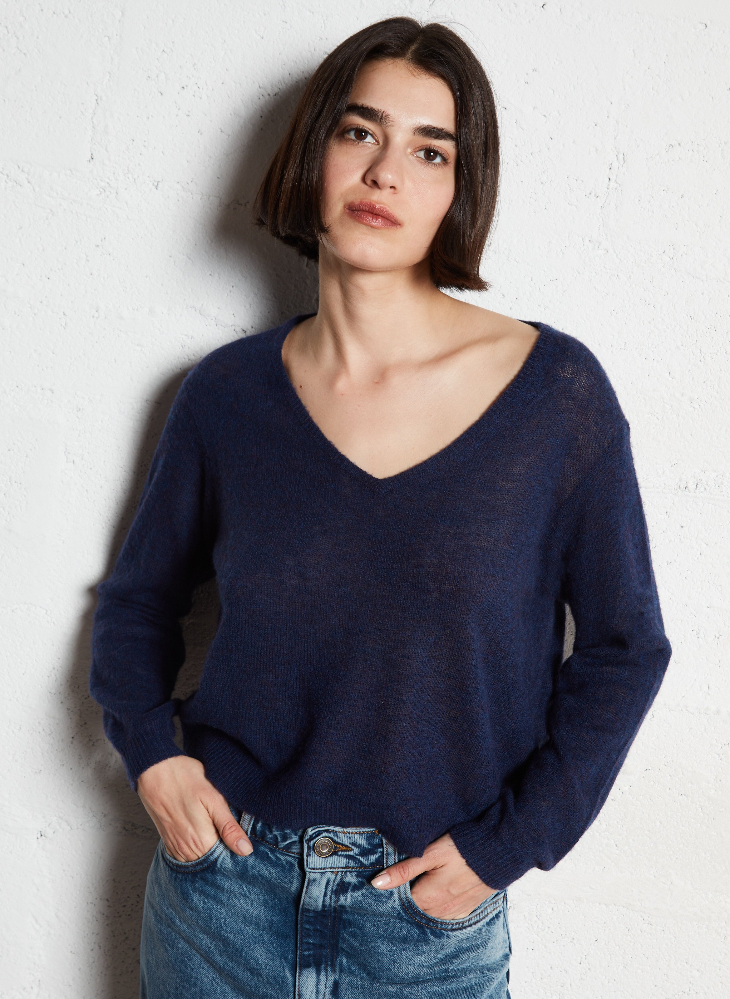 Pull court col v en laine mélangé AMERICAN VINTAGE Bleu