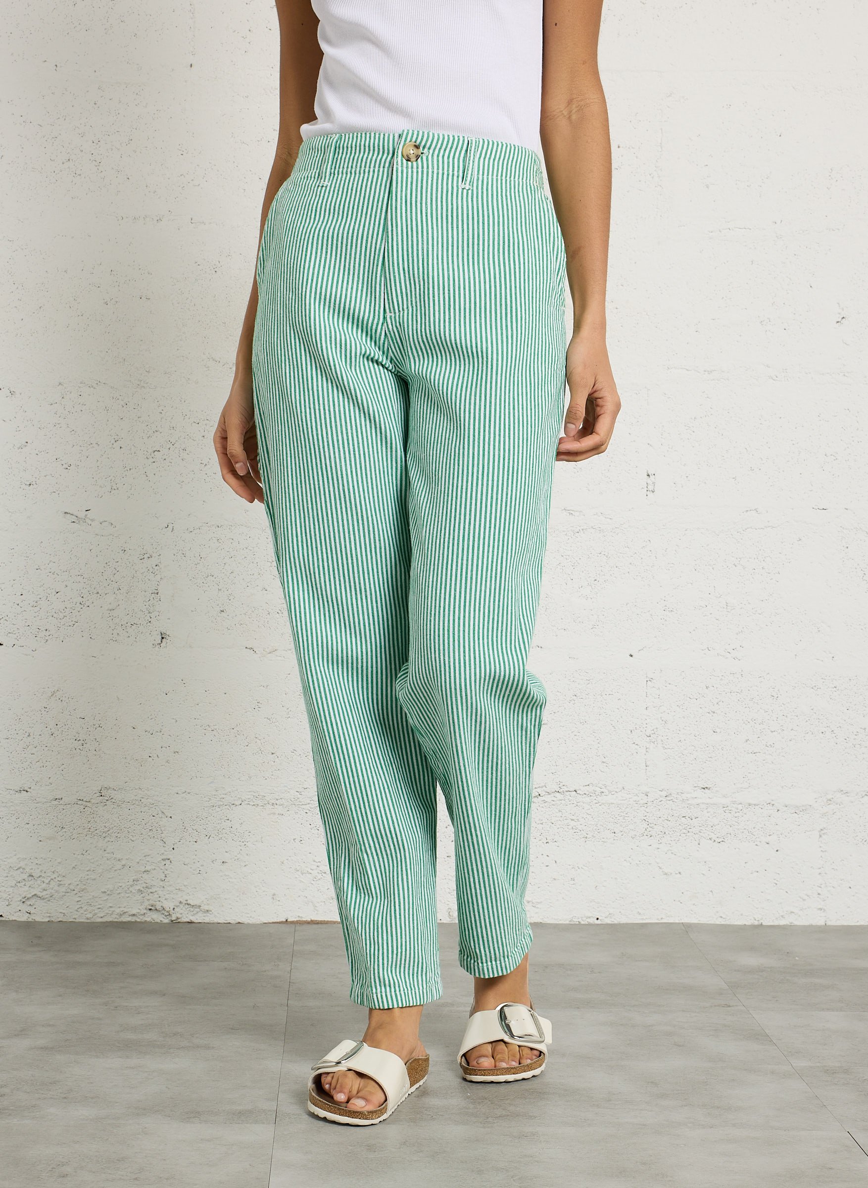 Gerade geschnittene Taillenhose mit Streifen LEON & HARPER