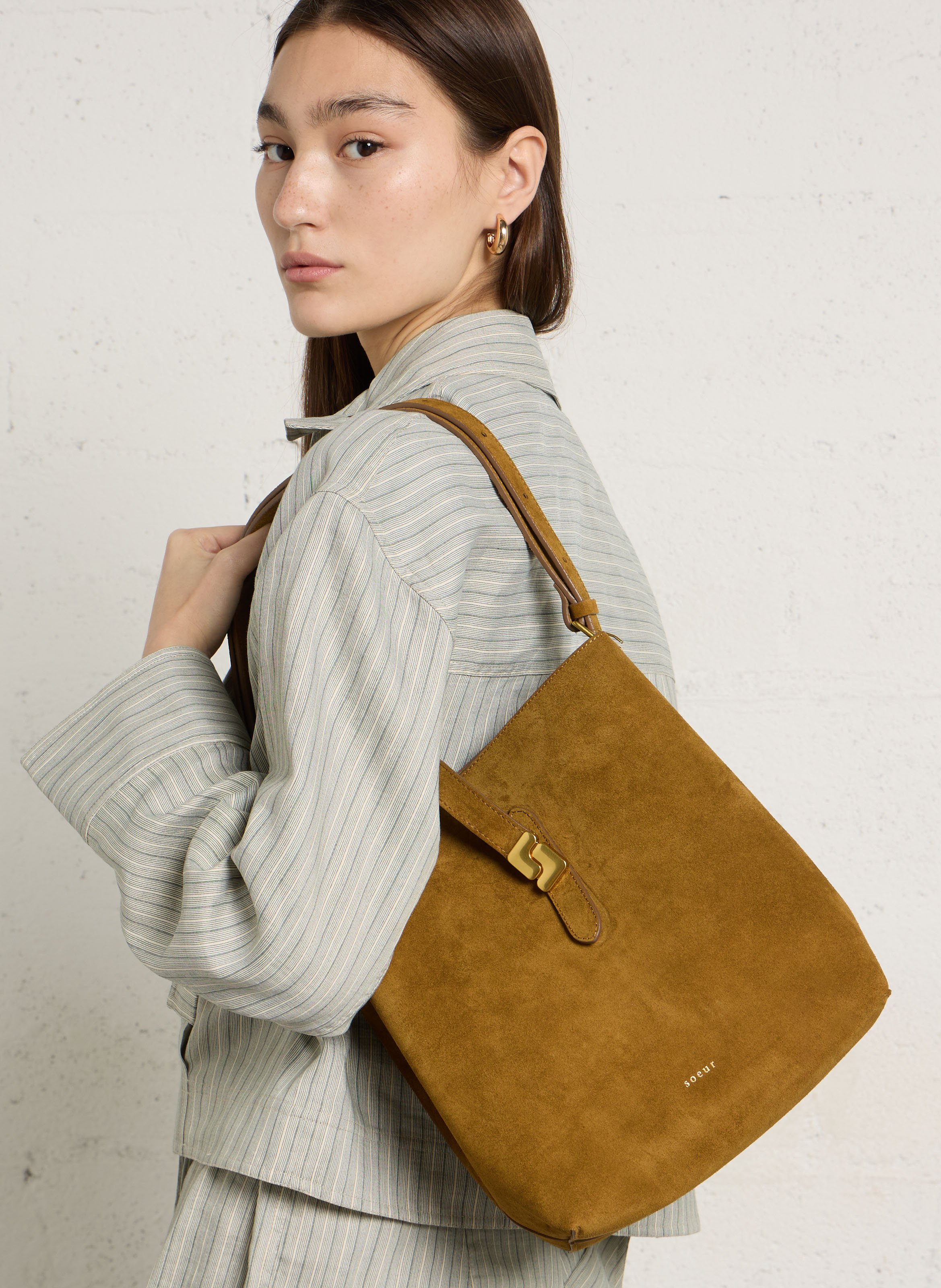 Umhängetasche mit Monogramm aus Wildleder SOEUR Braun