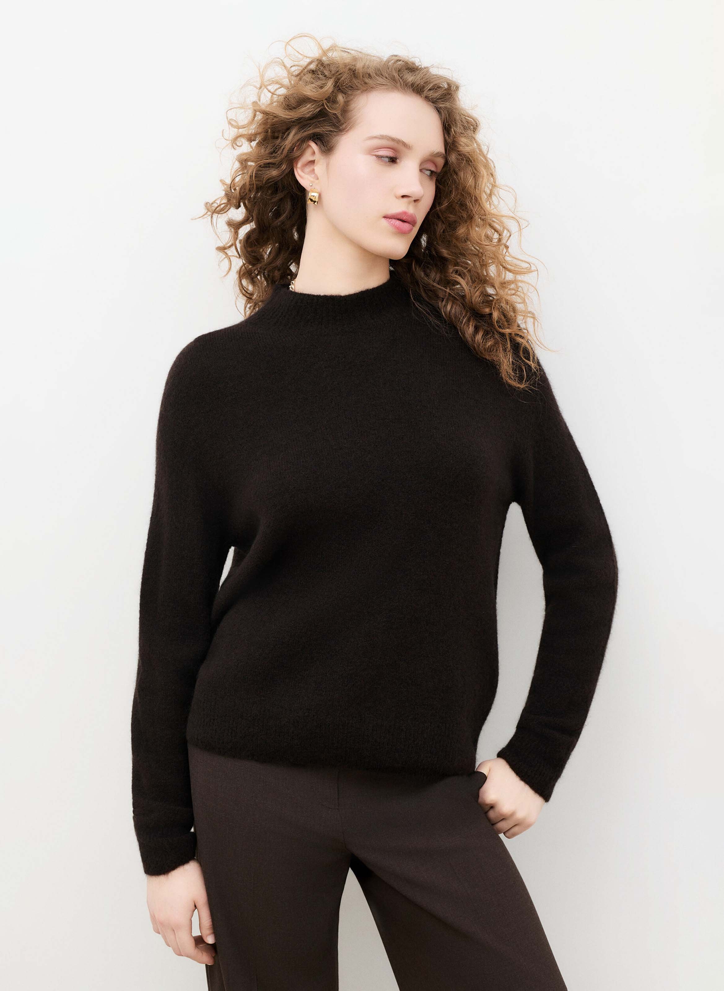 Pull droit col montant en maille CAROLL Marron