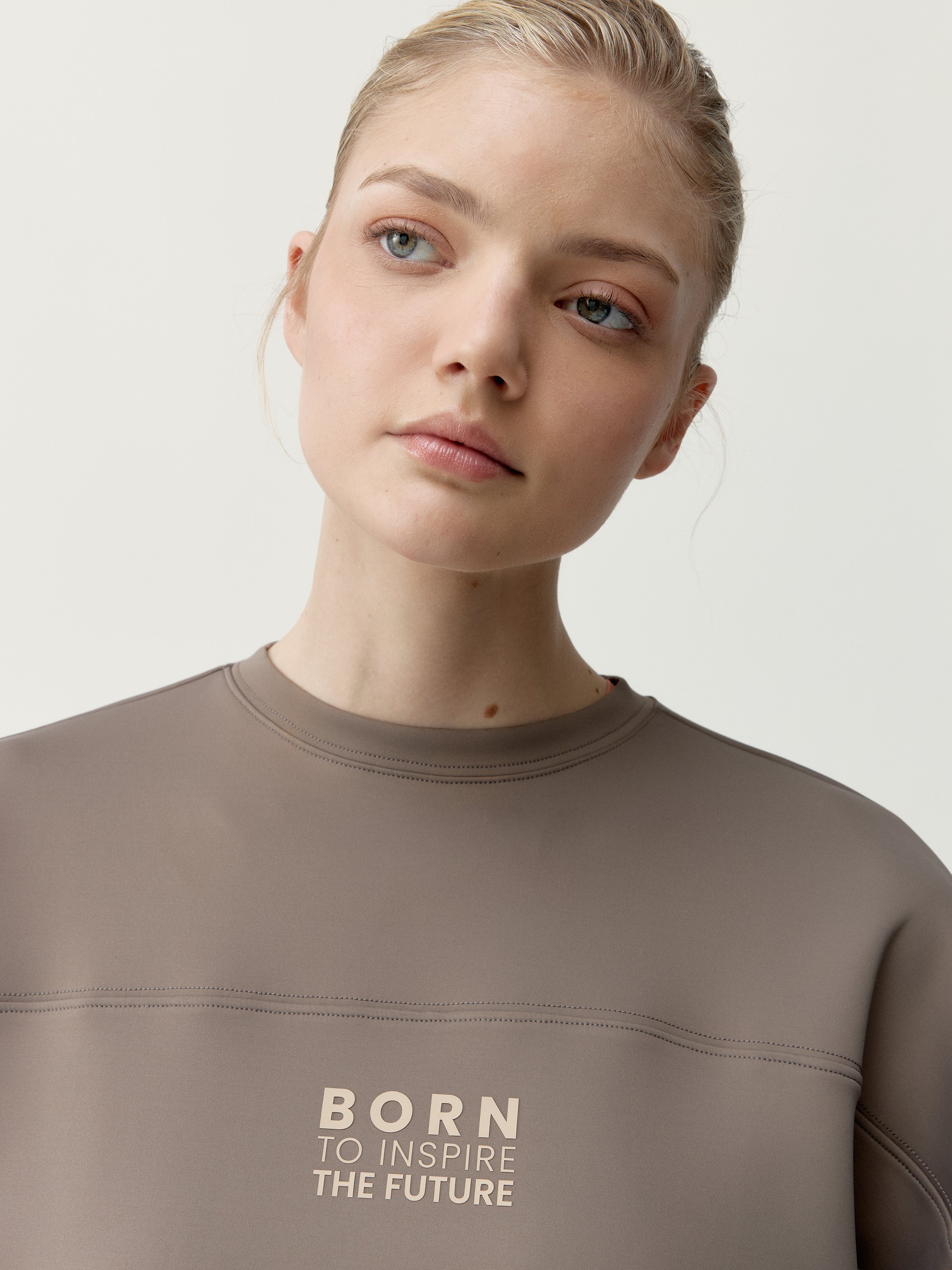 Performance Hoodless Recovery Sweatshirt BORN Brown