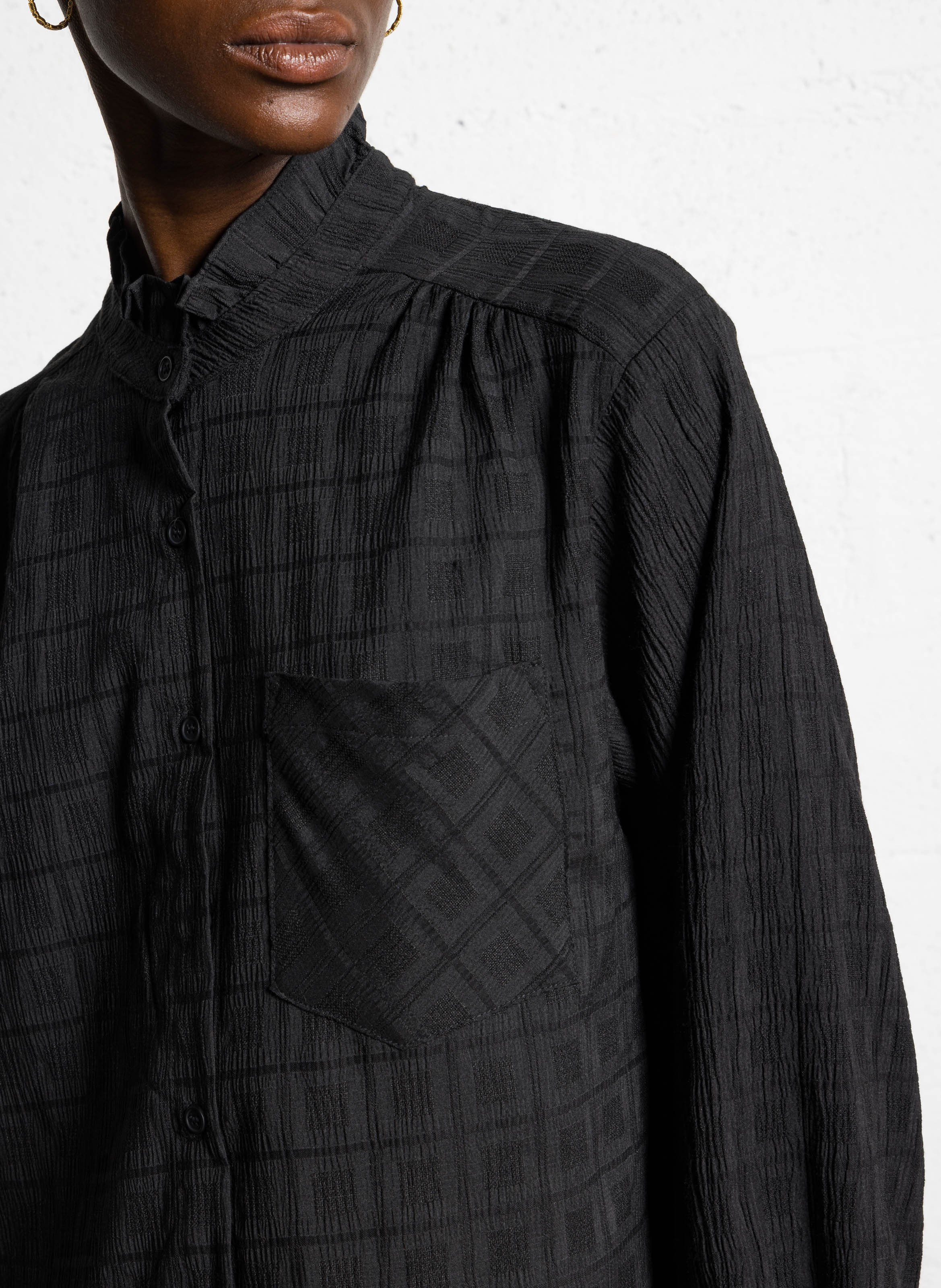 Chemise oversize col mao volanté SEE U SOON Noir