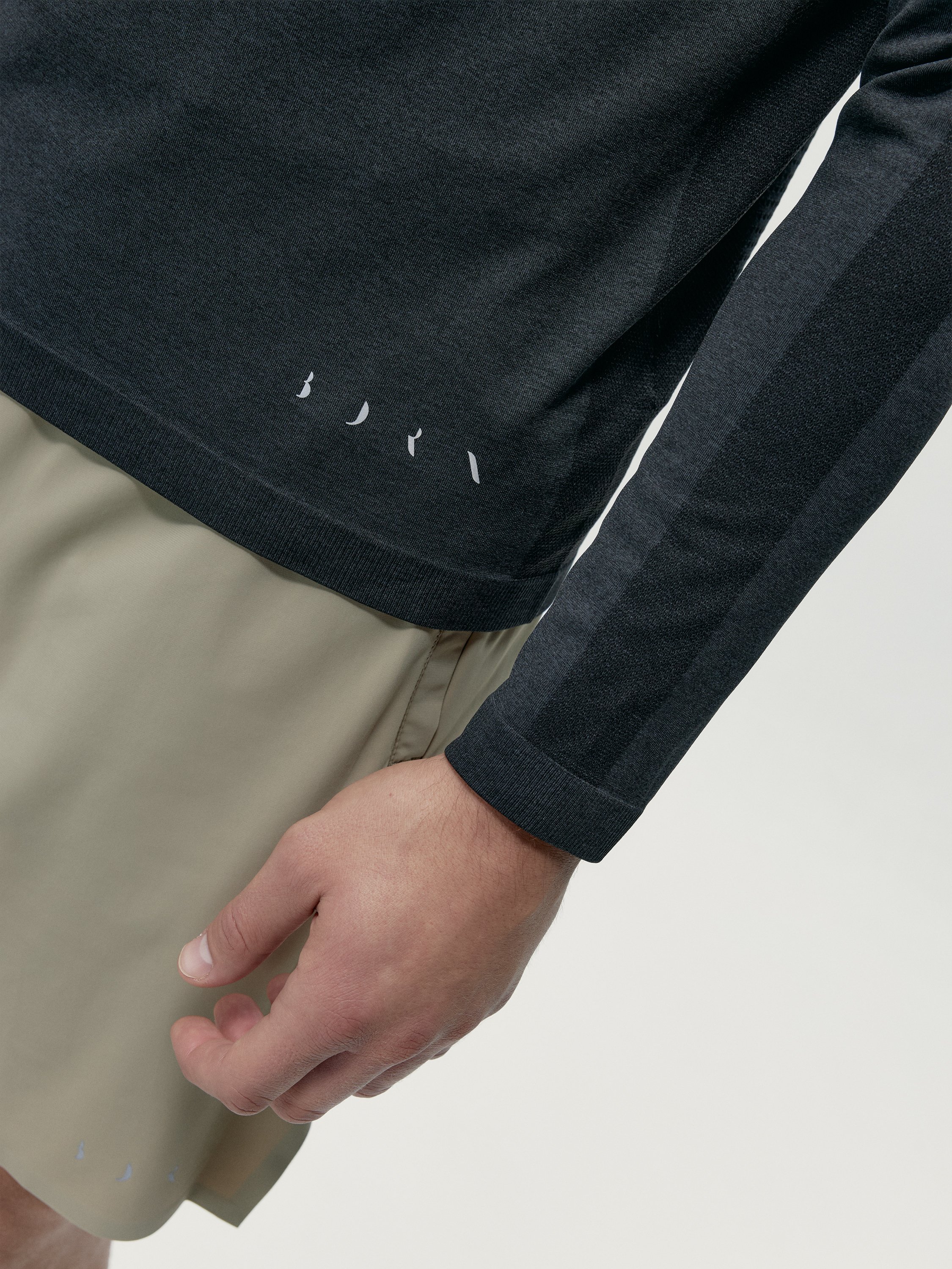 Seamless long-sleeve sports t-shirt BORN LIVING YOGA Grey