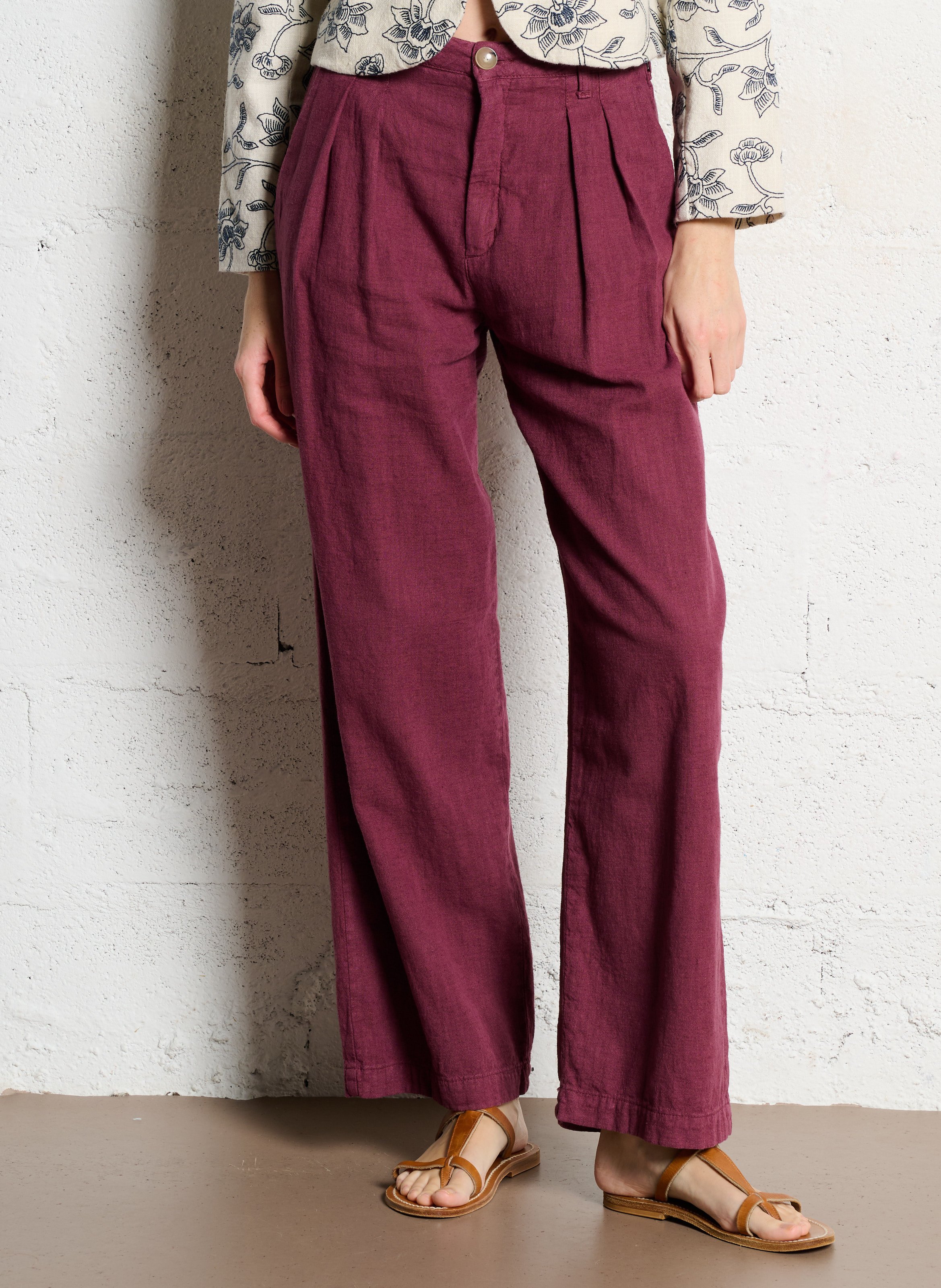 Weit geschnittene Bundfaltenhose aus Leinen-Mix MAISON HOTEL