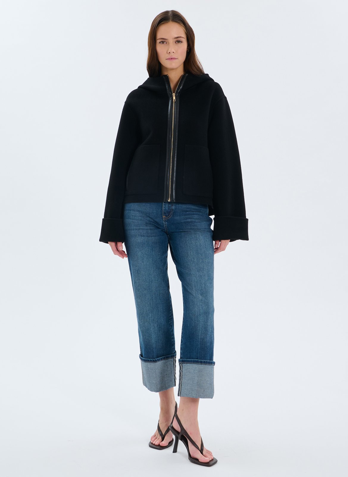 Kurzer Mantel mit weiten Ärmeln aus Wollmischung ZAPA Schwarz