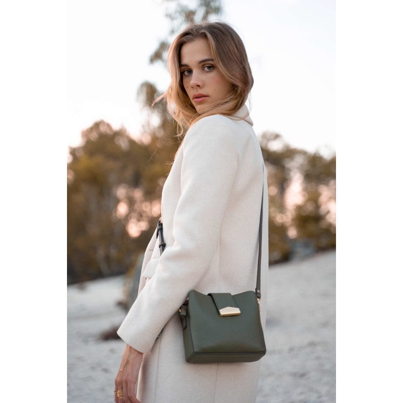 Calfskin leather shoulder bag Green