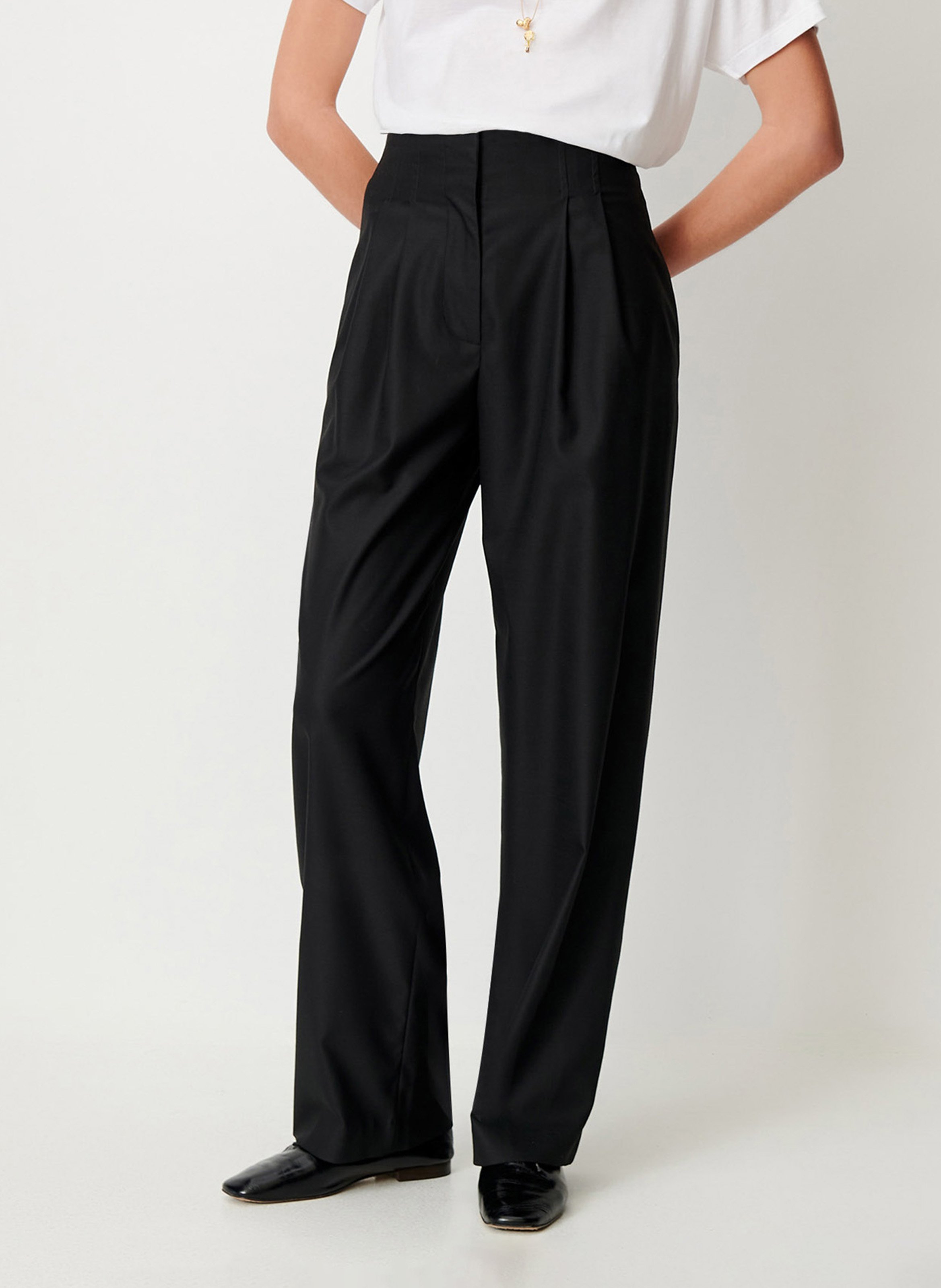 High-waisted straight pleated pants SESSUN Black