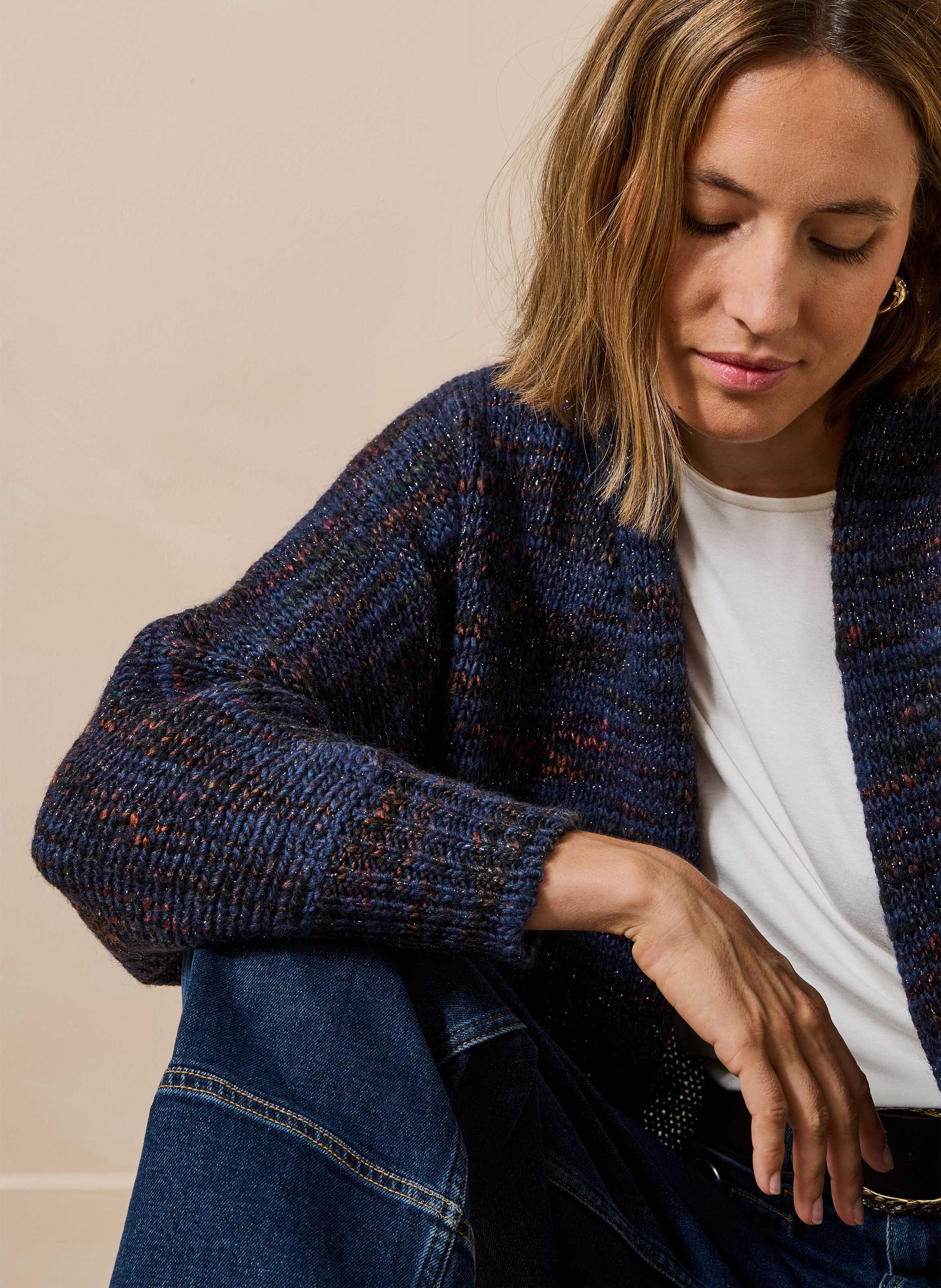 Halflange gebreide vest in veelkleurig design LA FEE MARABOUTEE Blauw