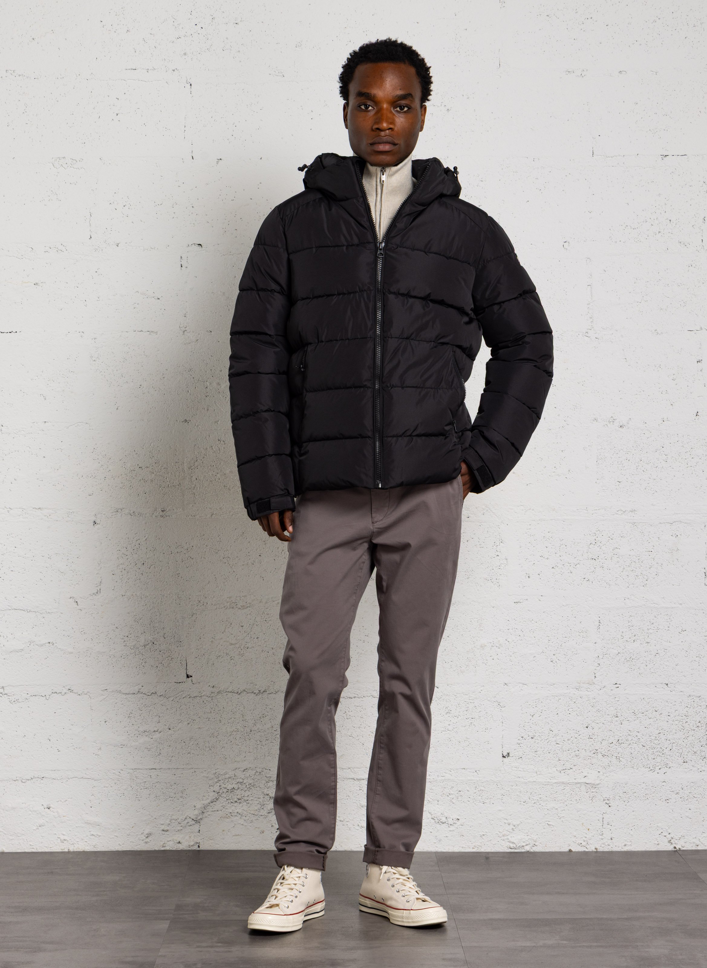 Gerade geschnittene Steppjacke mit Kapuze SCHOTT Schwarz