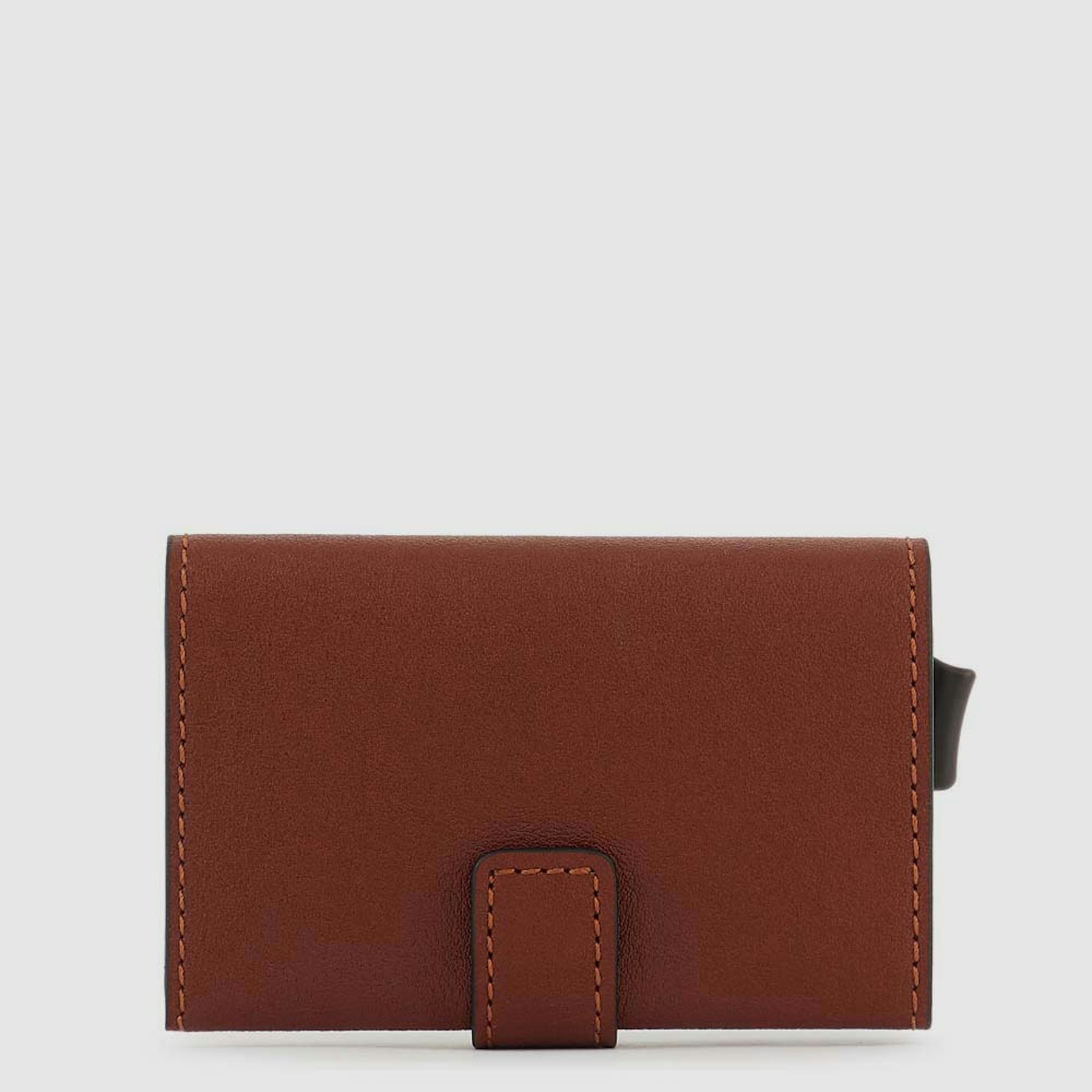 - 100% leather, - 6 cardholder slots, - 1 central compartment, - Size: L10 x H7 cm. PIQUADRO Brown